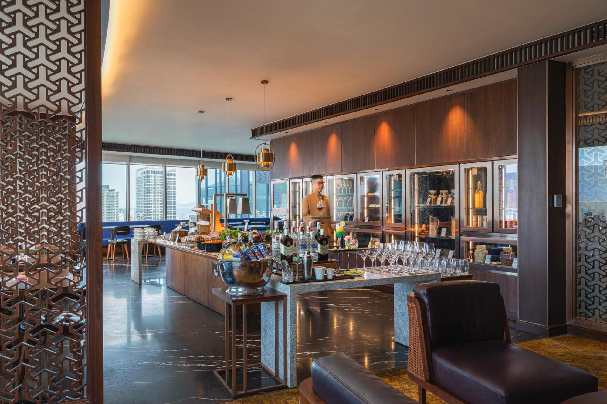 One-Bedroom King Suite with City View