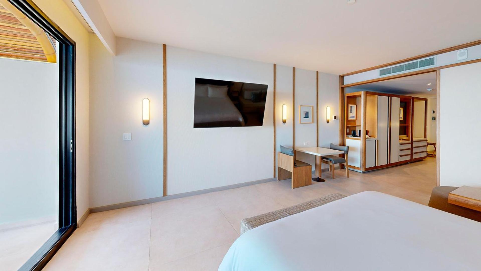 Oceanfront F&F Suite