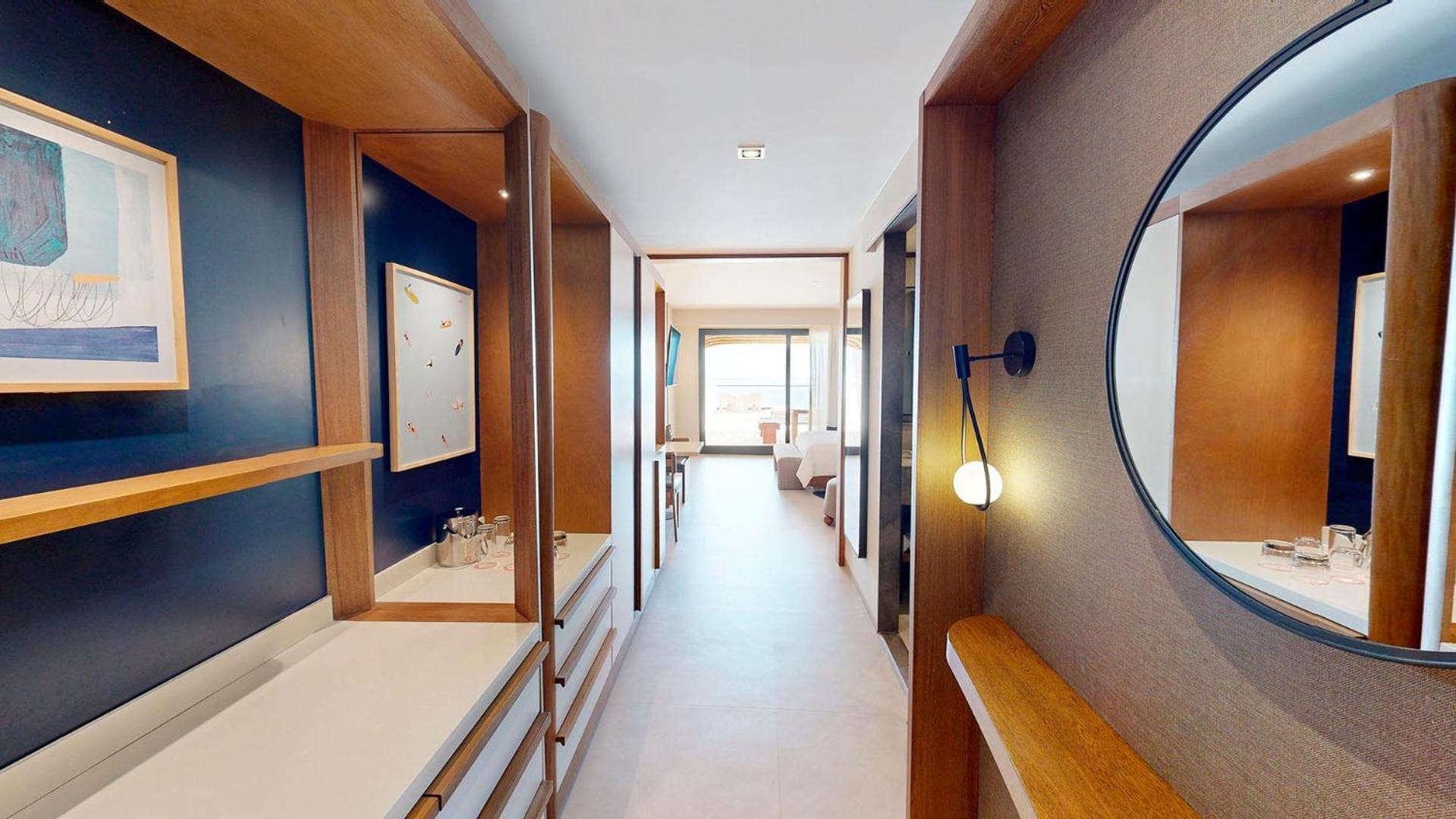 F&F Sundeck Suite