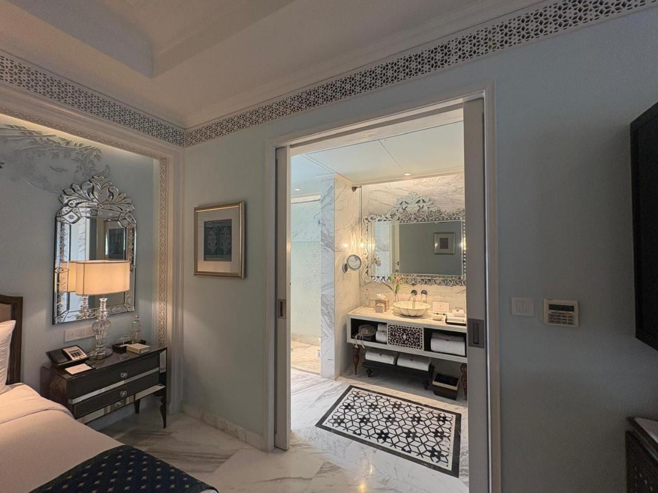 Grand Villa King Room