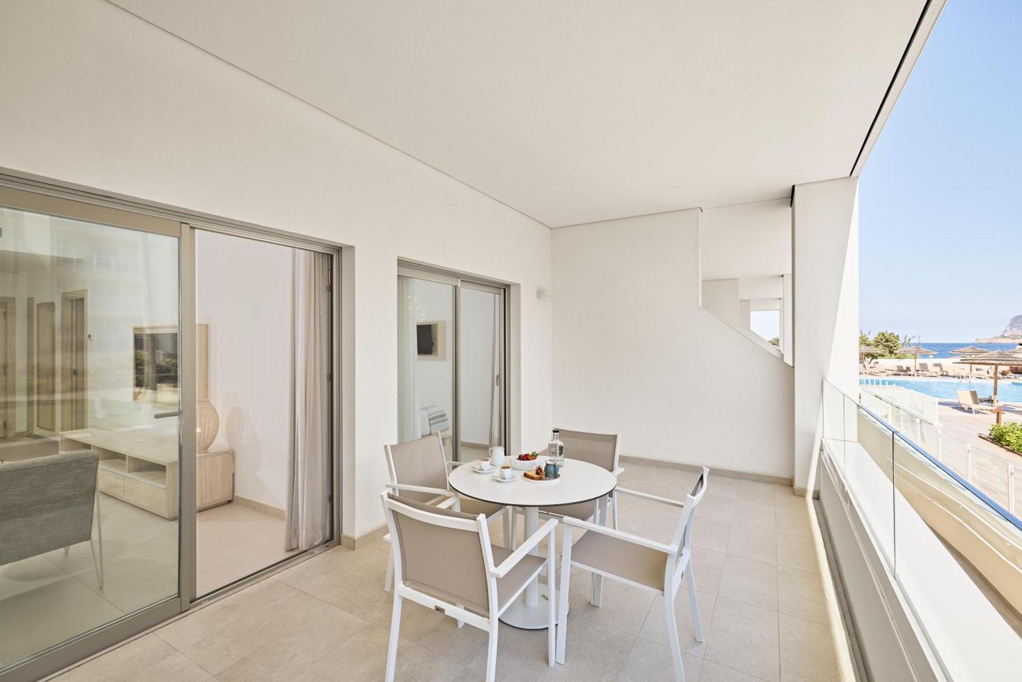 One-Bedroom Suite with Garden View