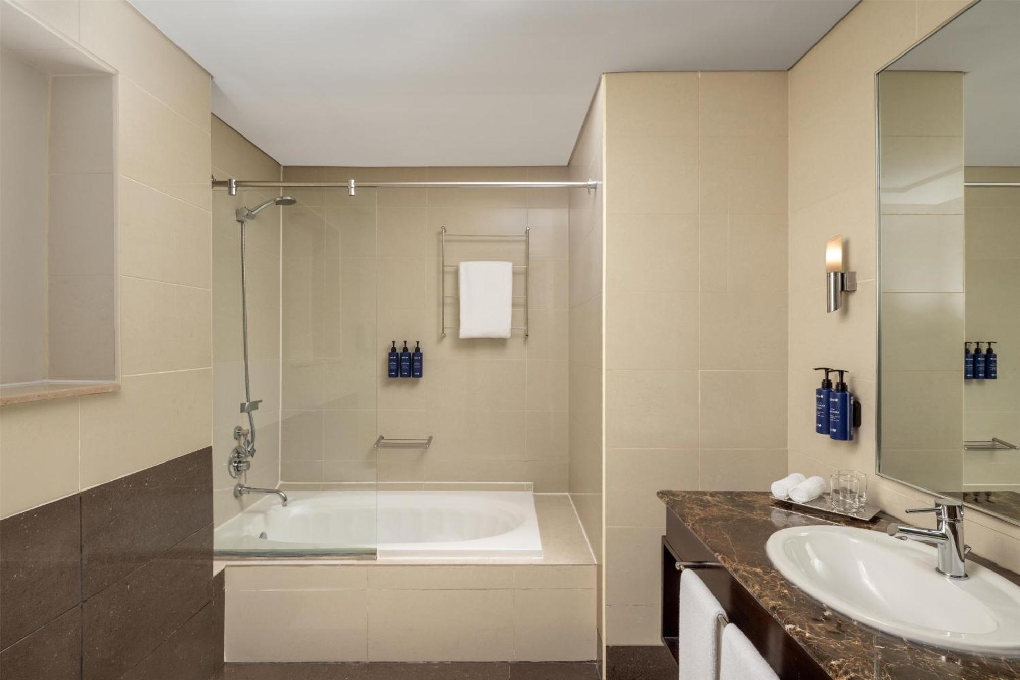 Executive Suite with Lounge Access