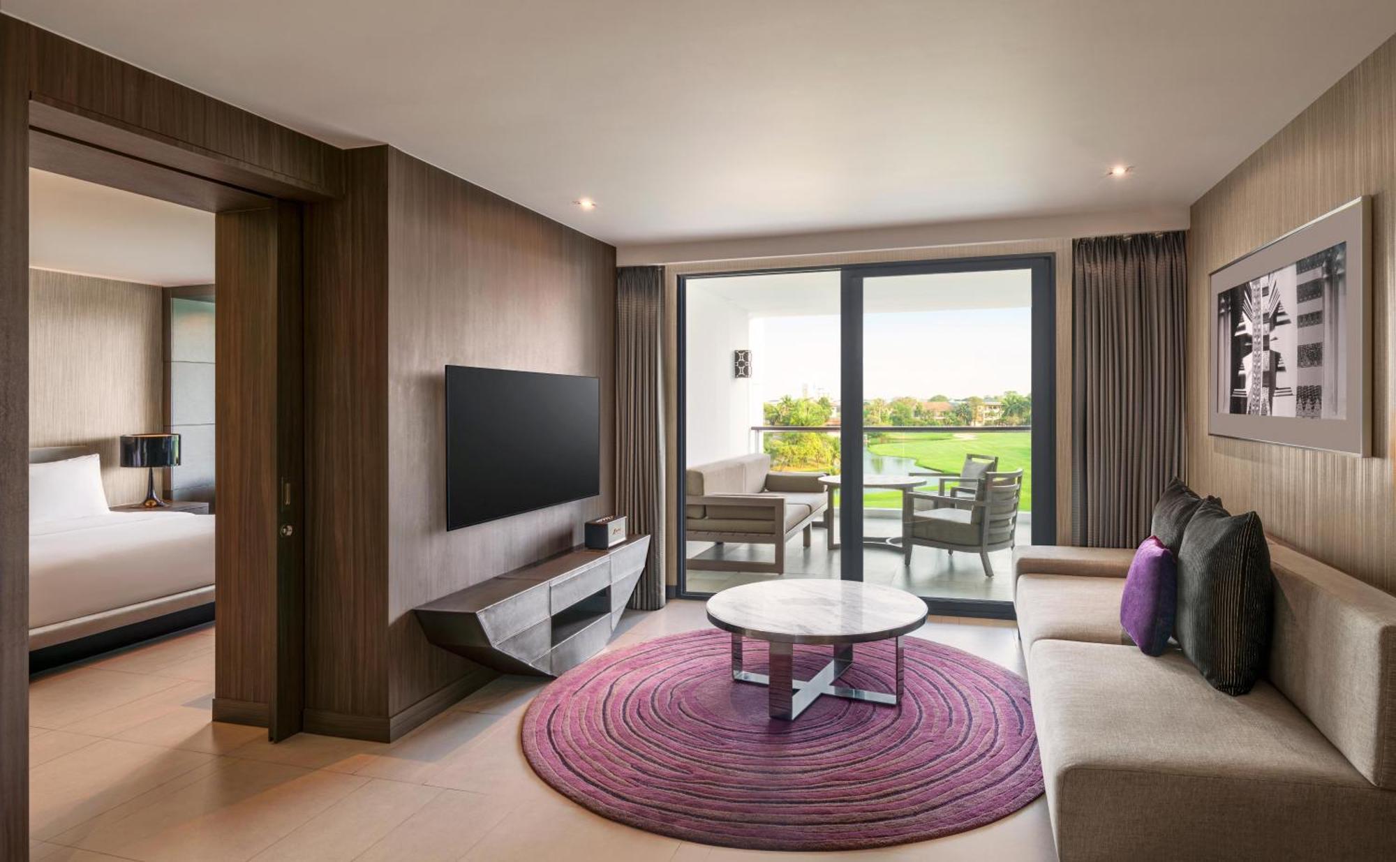 King Deluxe Suite Golf View