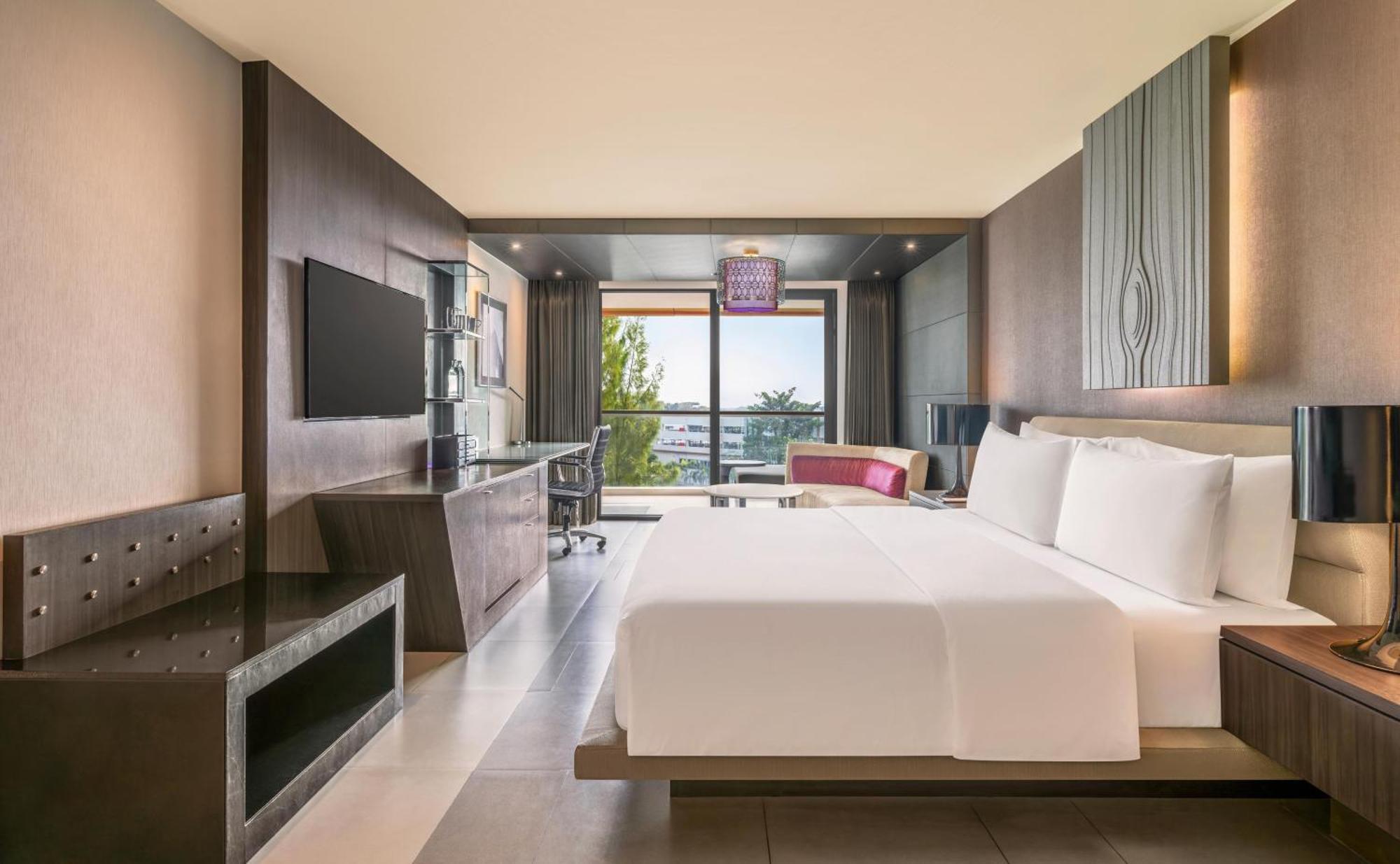 Deluxe King Room