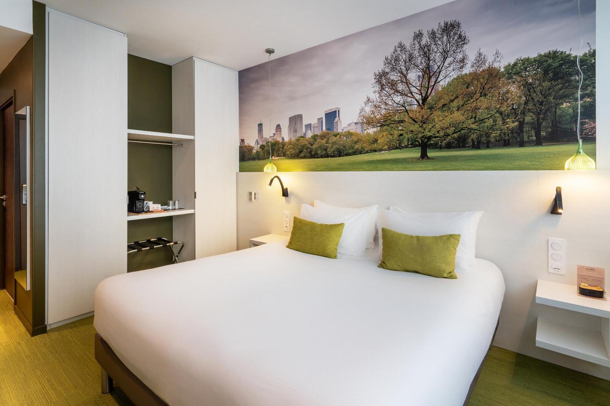 Nichtraucher-Suite mit großem Doppelbett