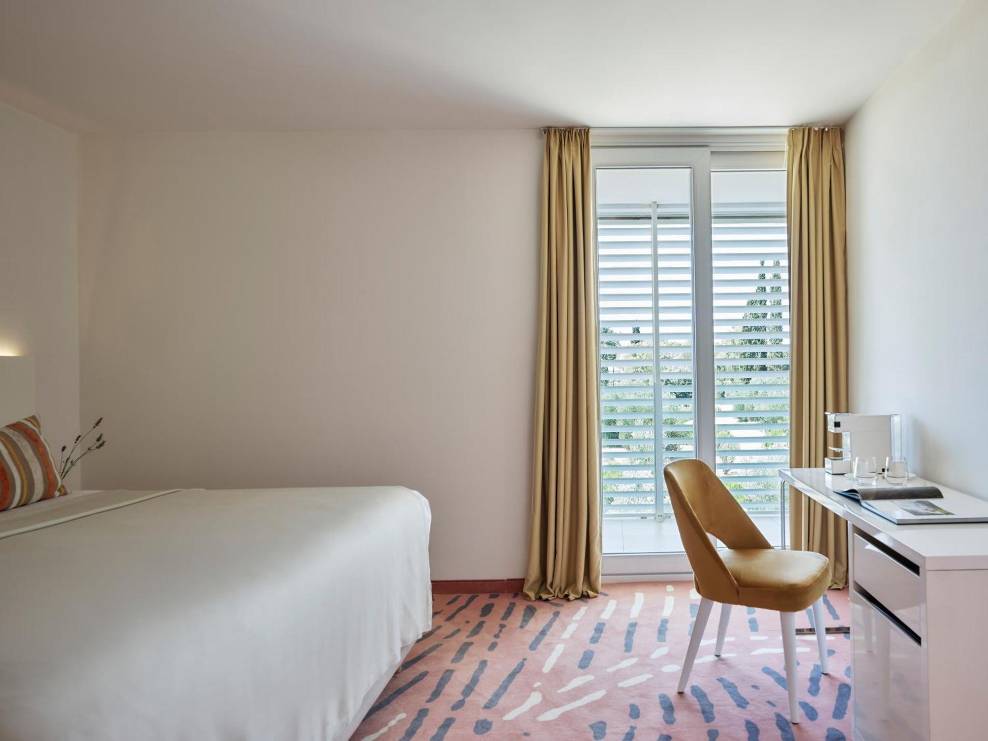Suite con balcón y vistas al mar