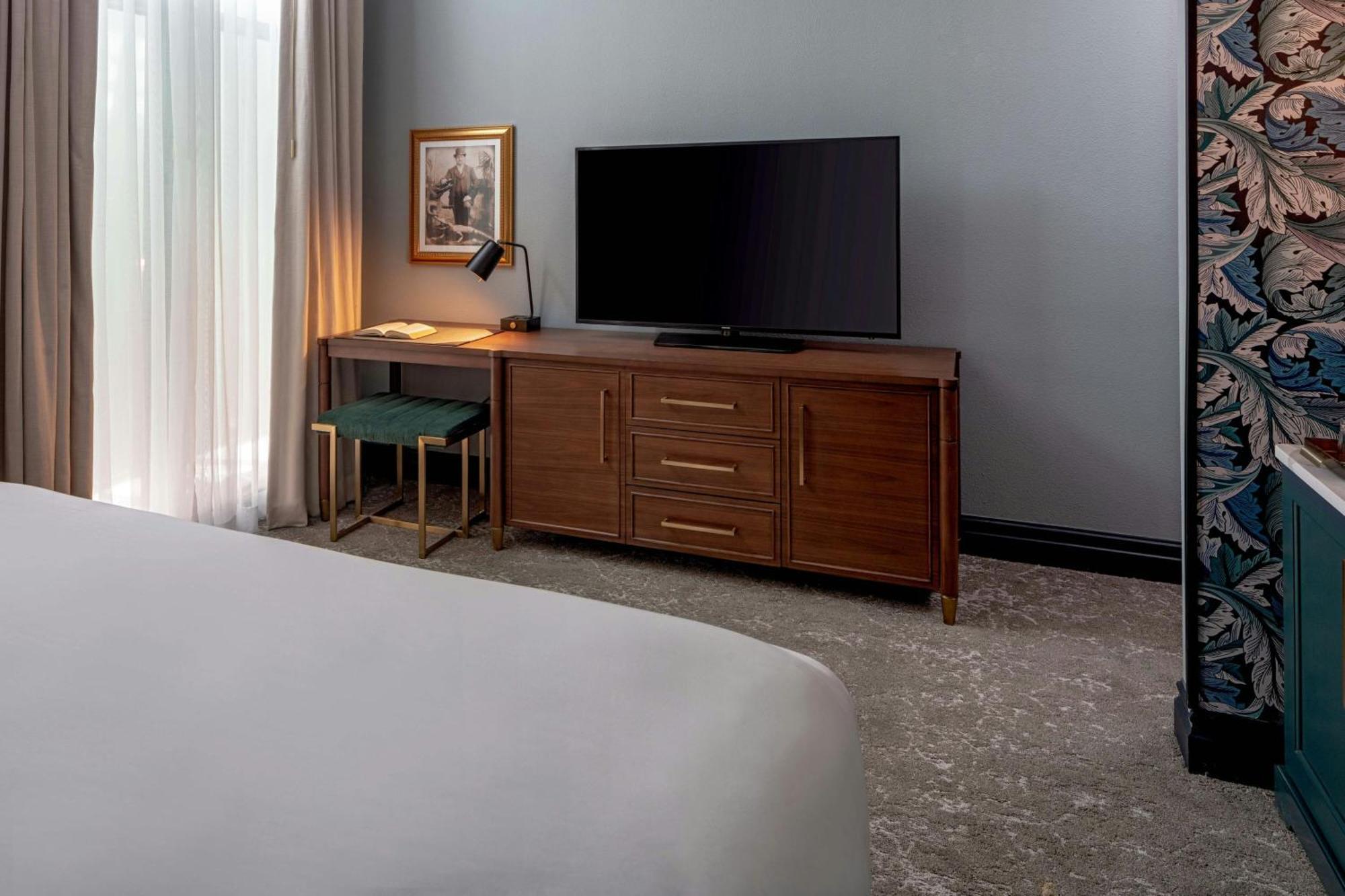 Queen Room