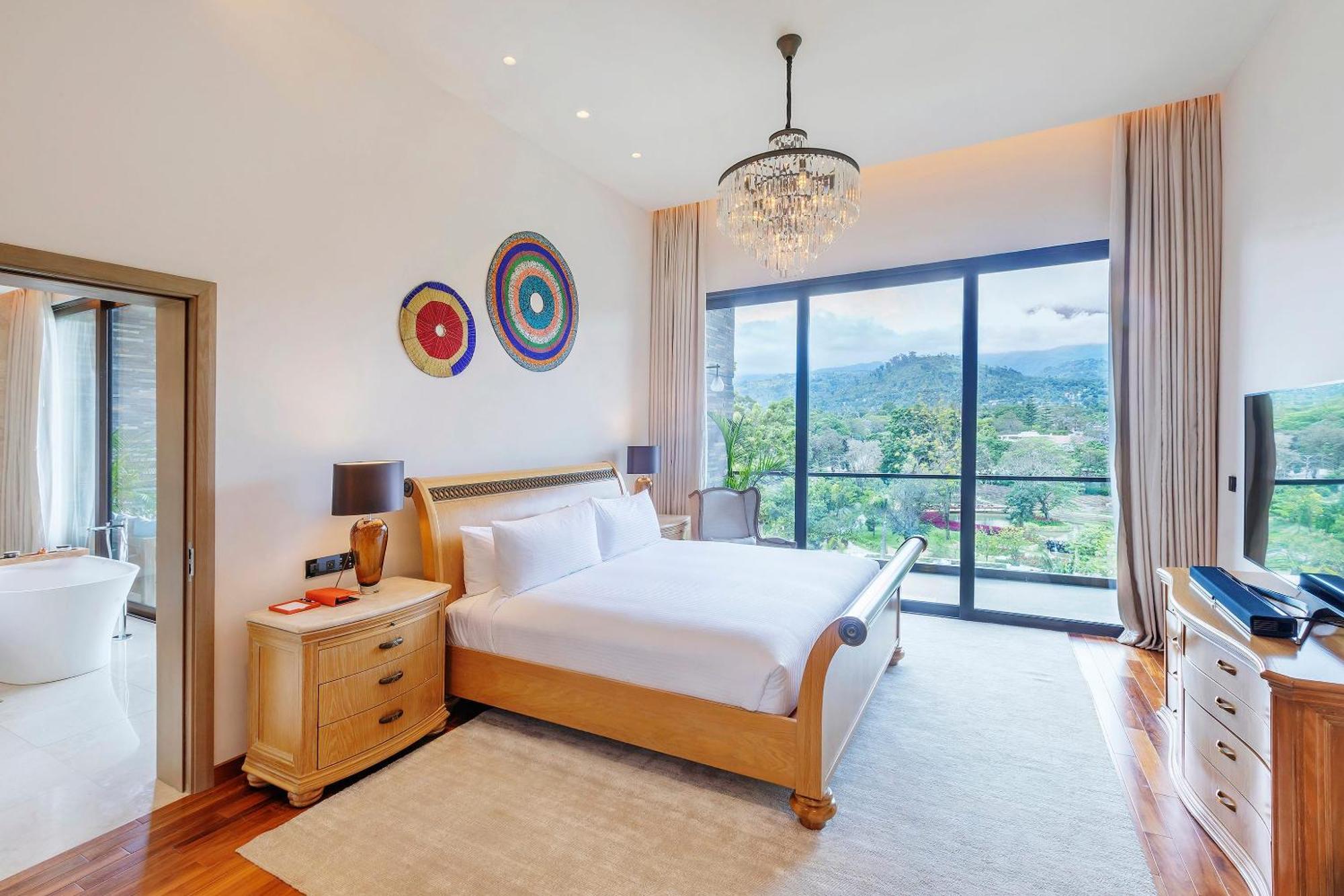 Red Level Presidential Suite,1766009863:JPEG
