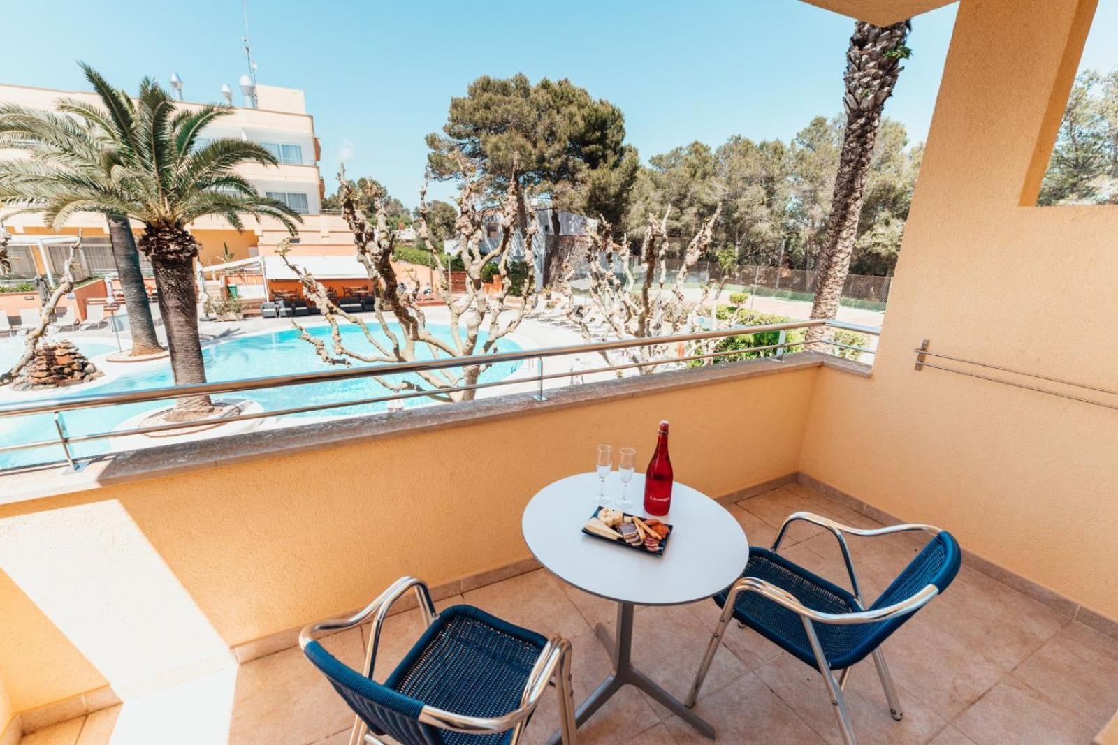 Deluxe Double Room with Pool View