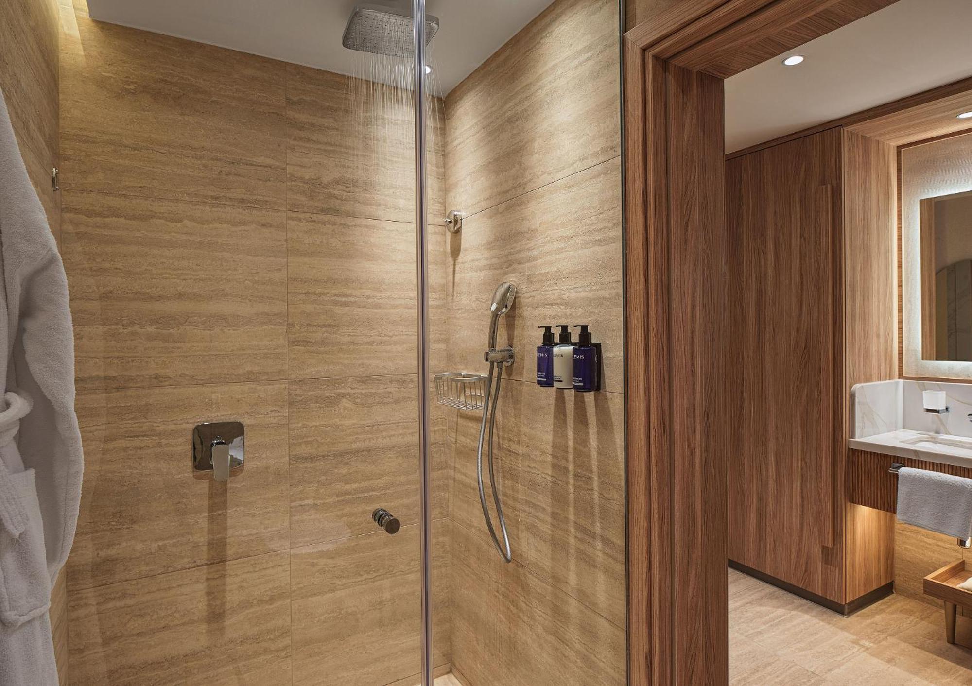 Deluxe Room Inland View