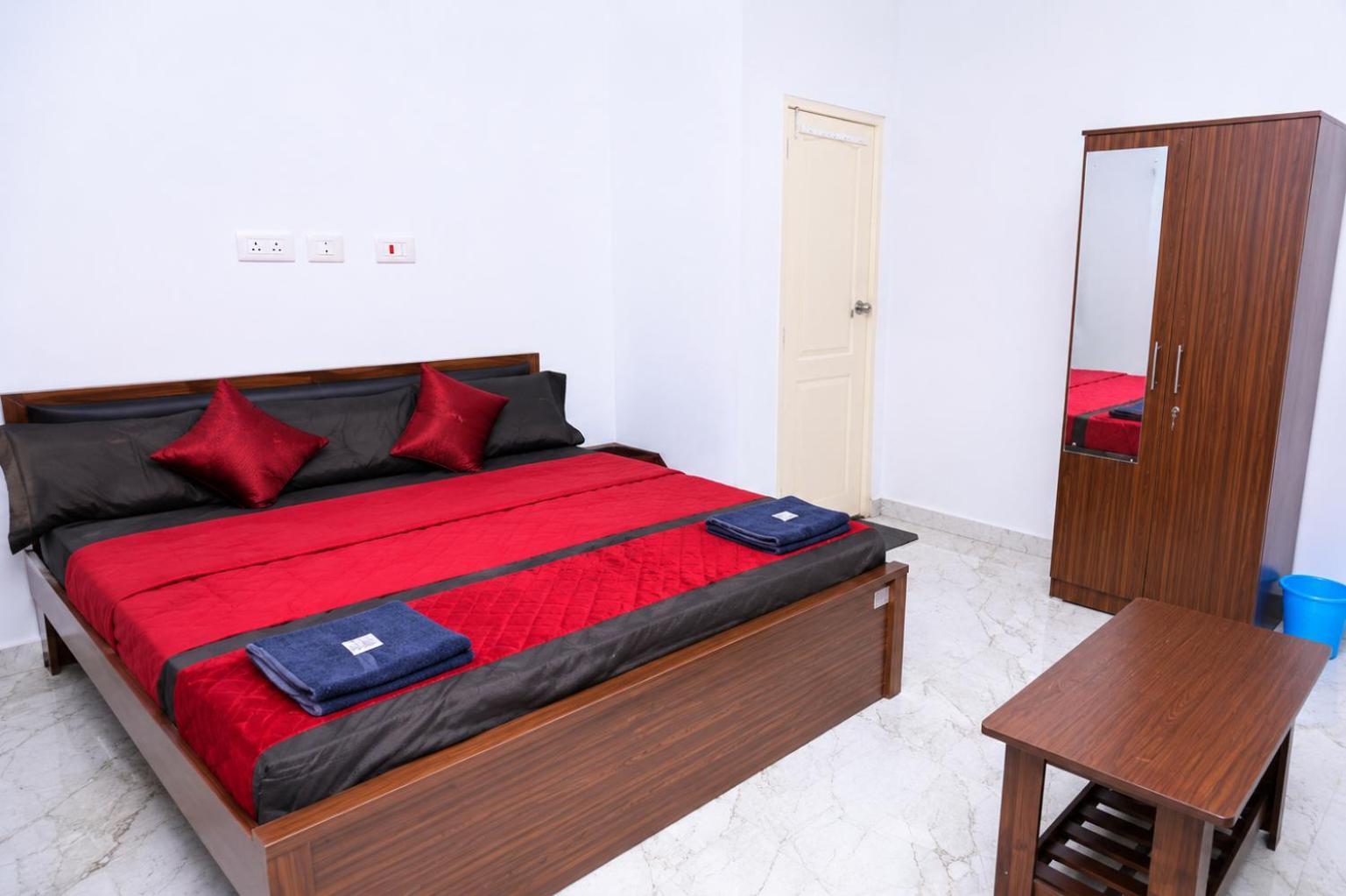 Deluxe Double Room (2 Adults + 1 Child)