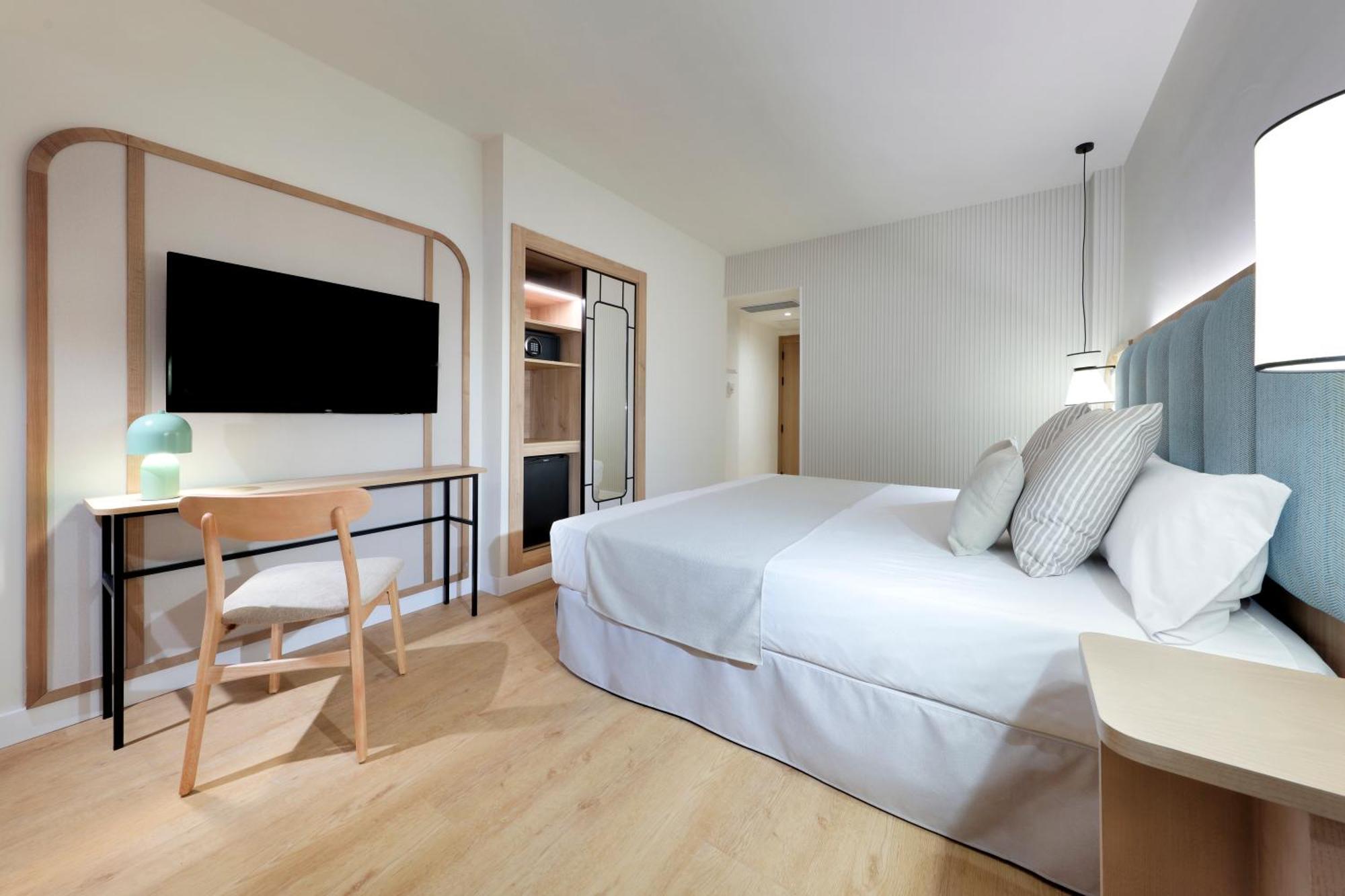 Chambre Double - Vue sur Piscine