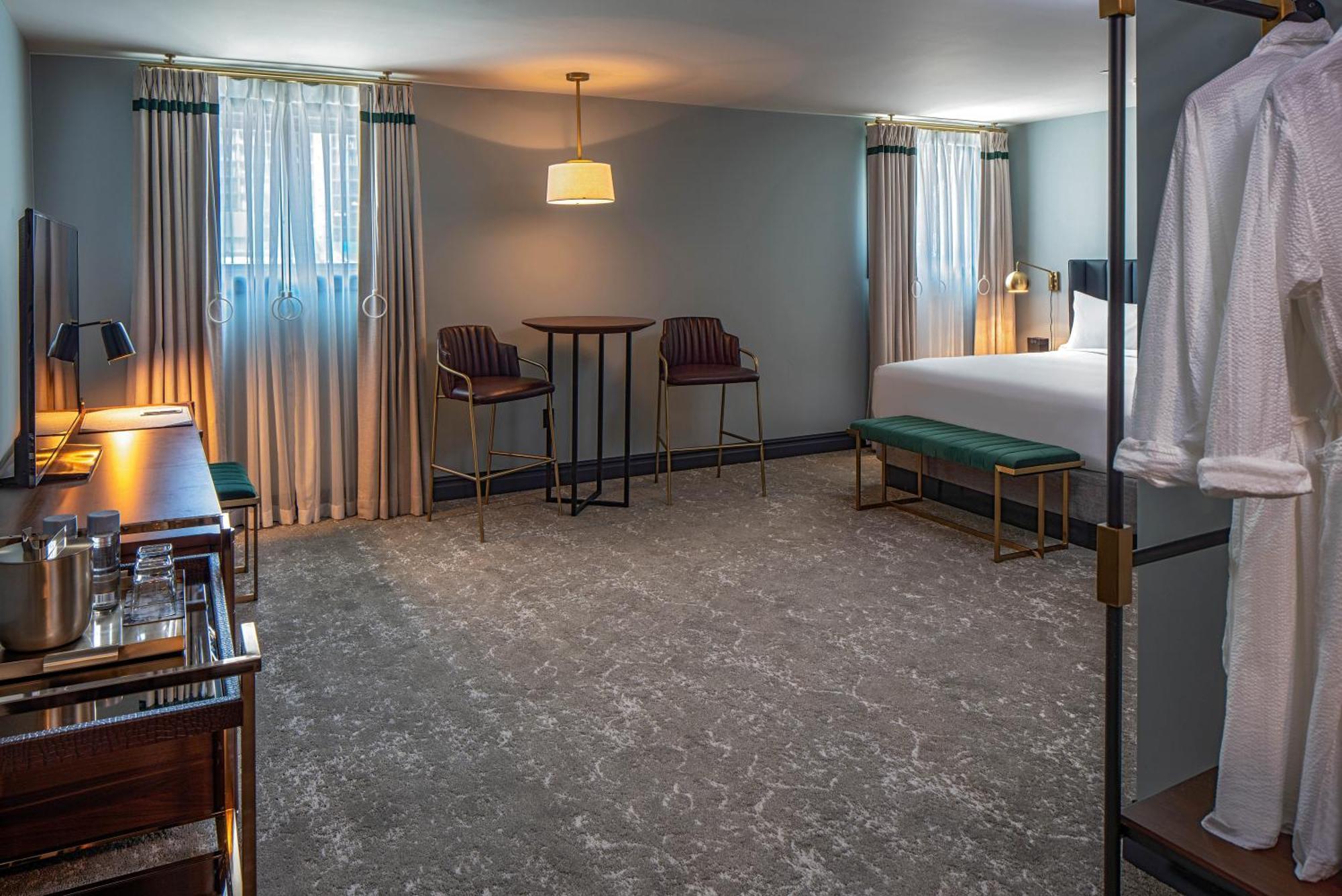 Deluxe King Room