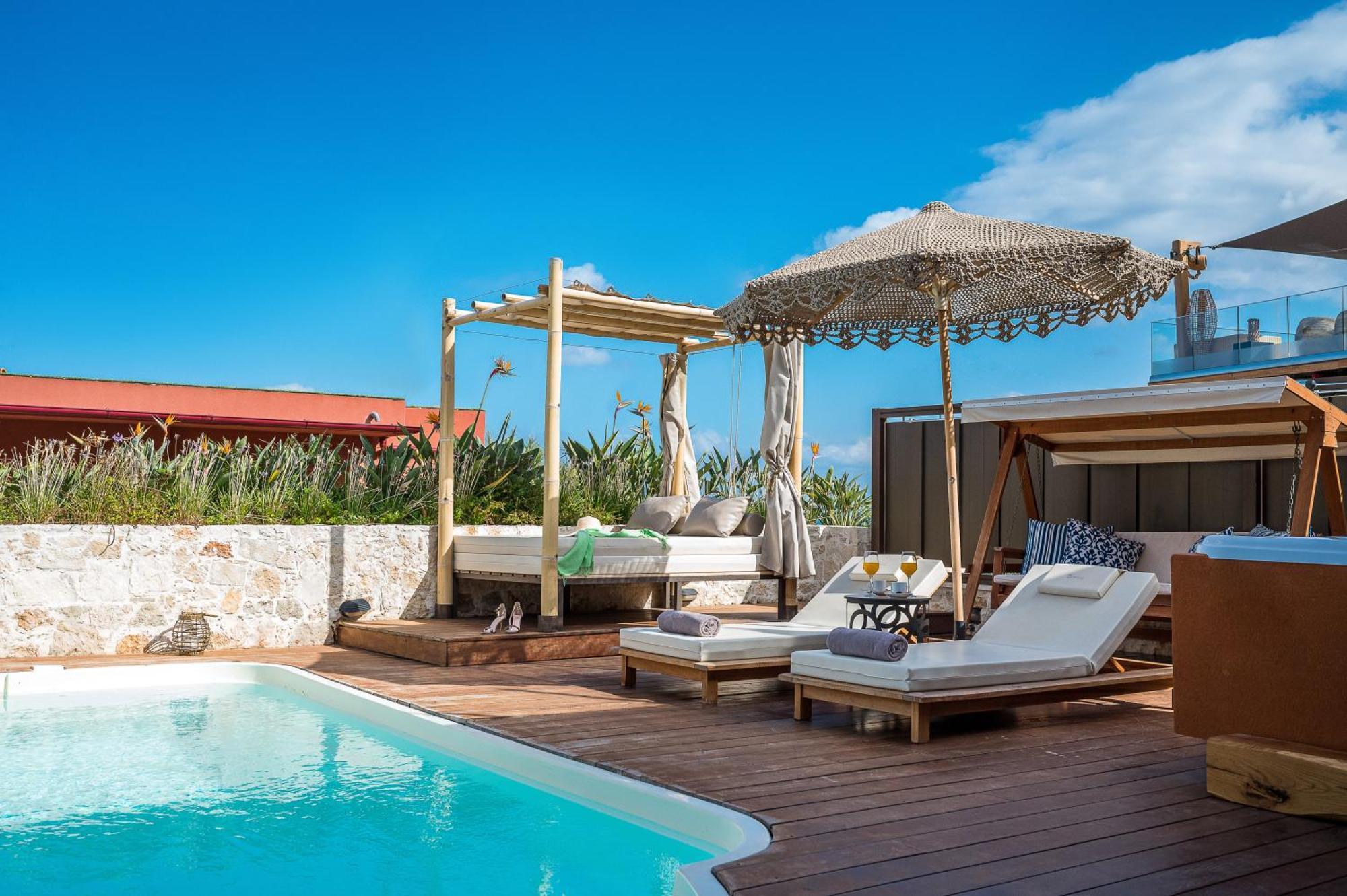 Platinum Two Bedroom Suite Outdoor Jacuzzi & Private Pool
