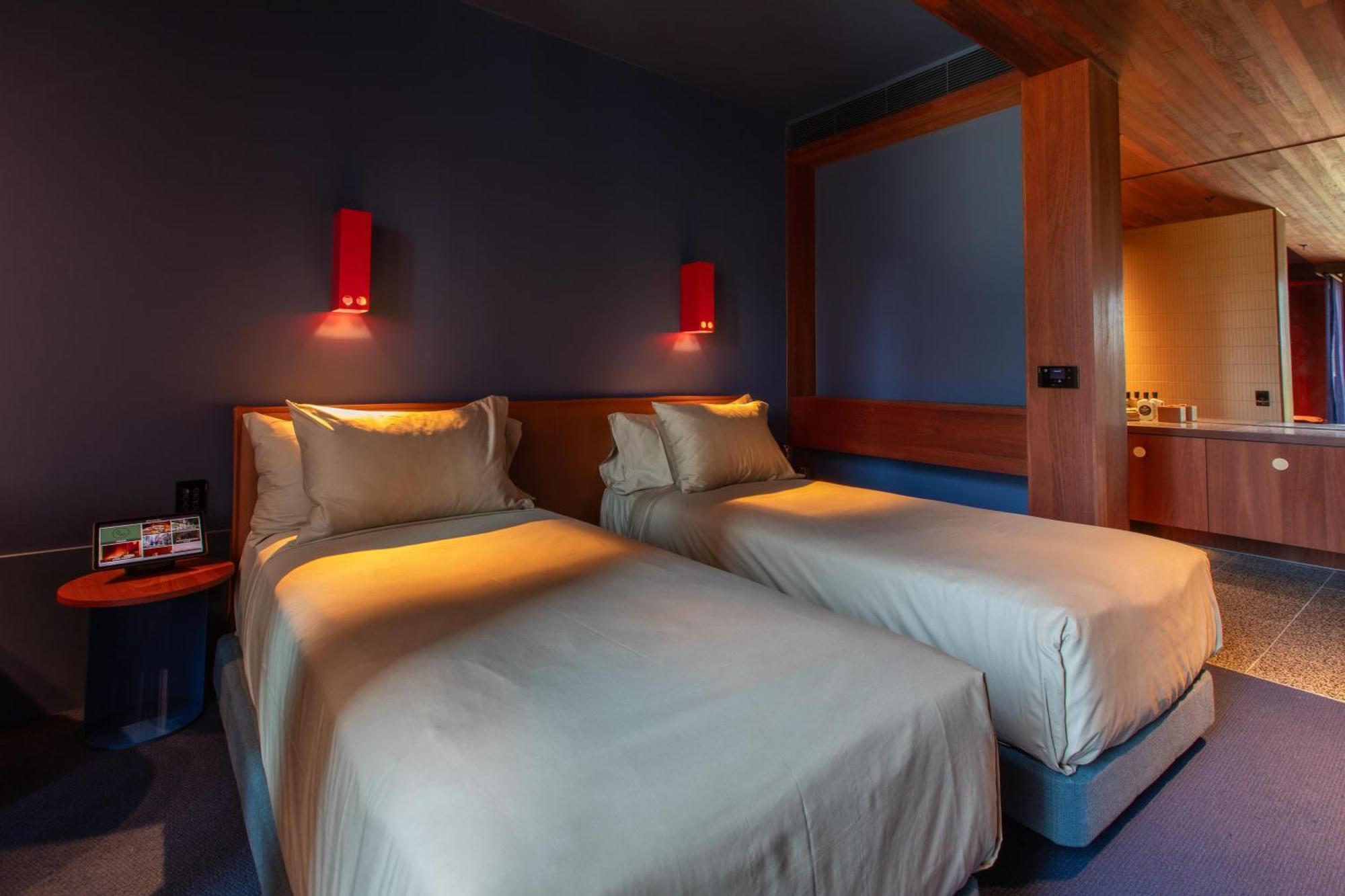 General Admission Twin Room Two Twin Beds
