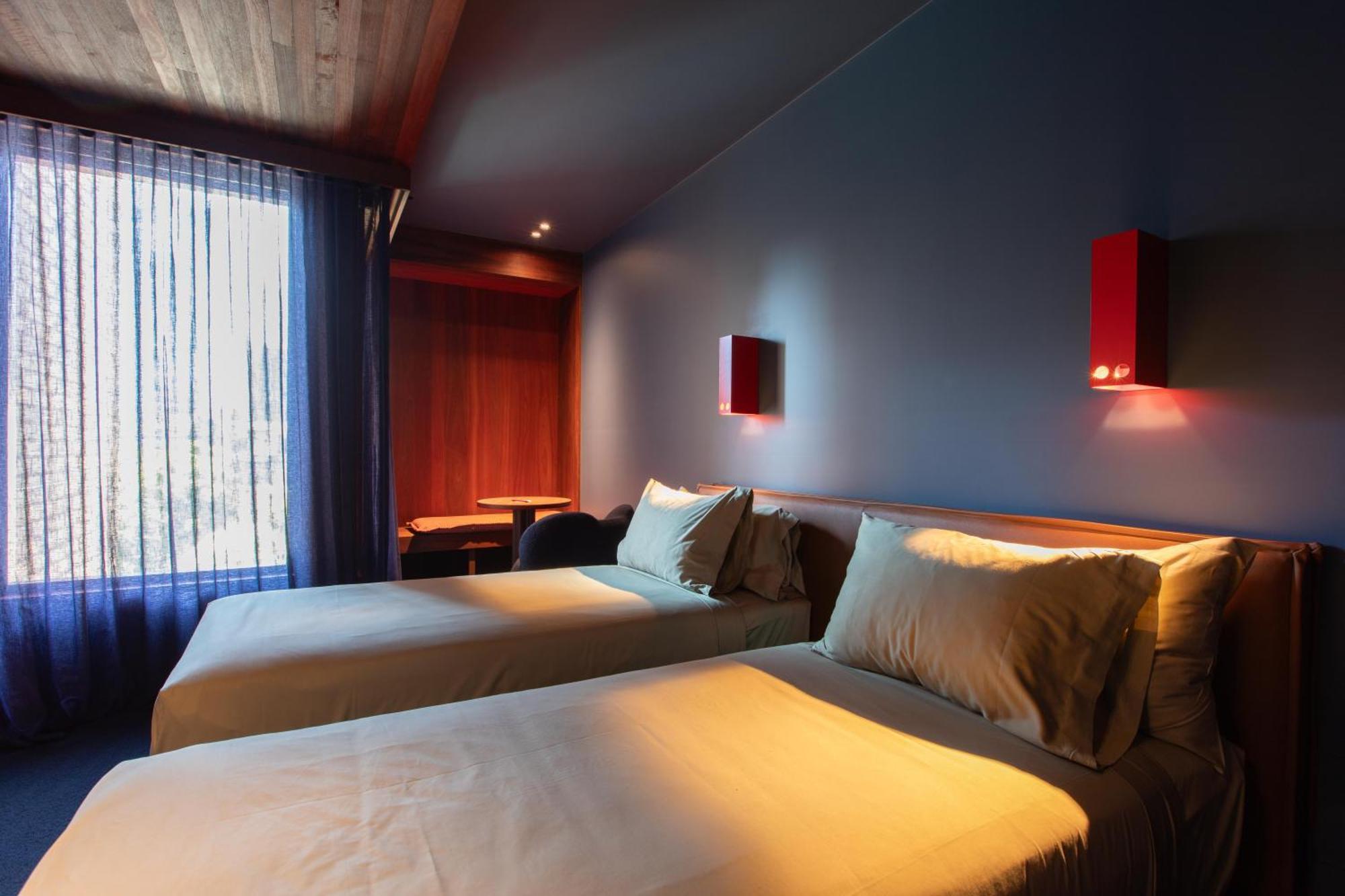 General Admission Twin Room Two Twin Beds