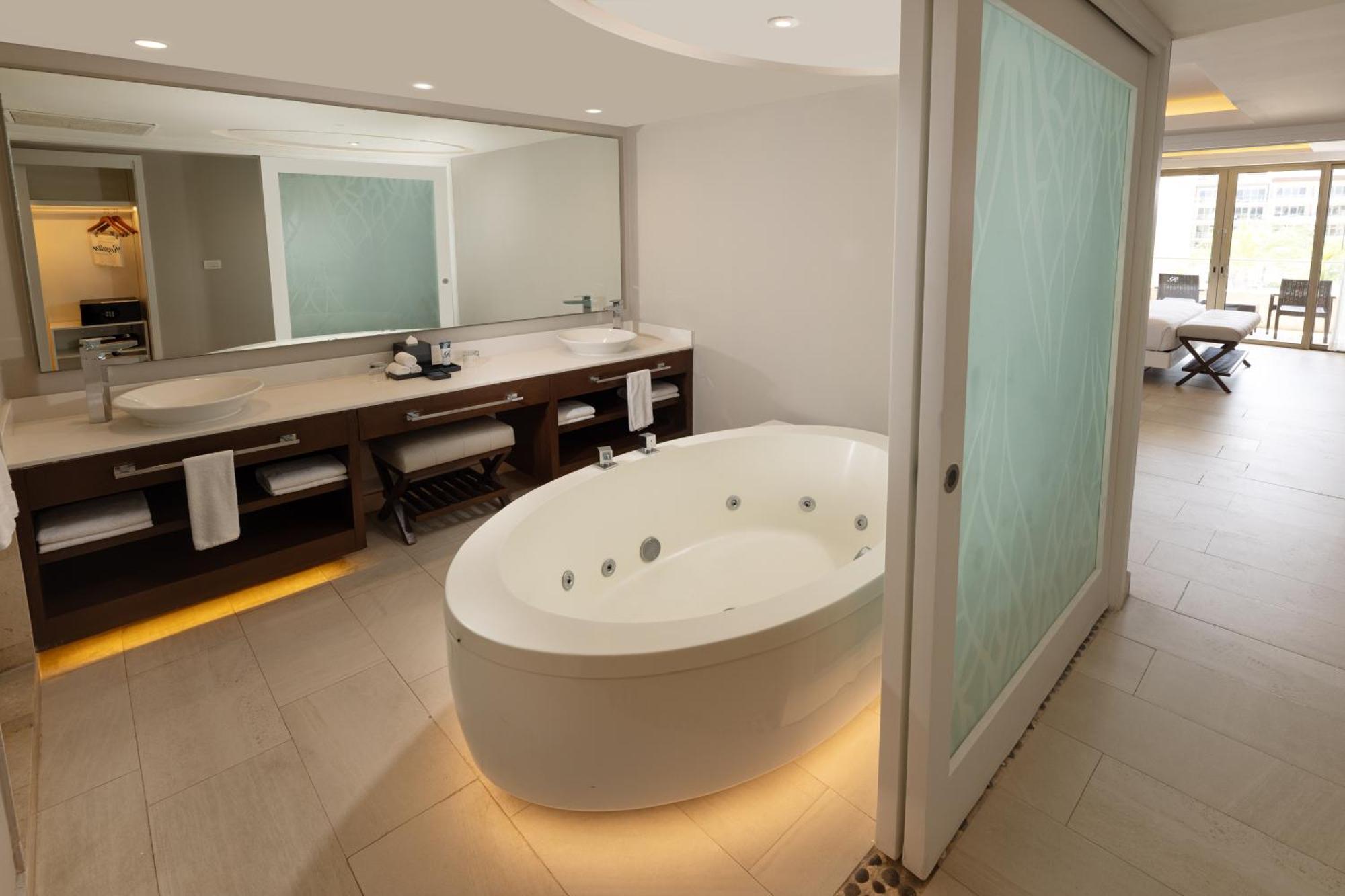 Luxury Family Suite Ocean View