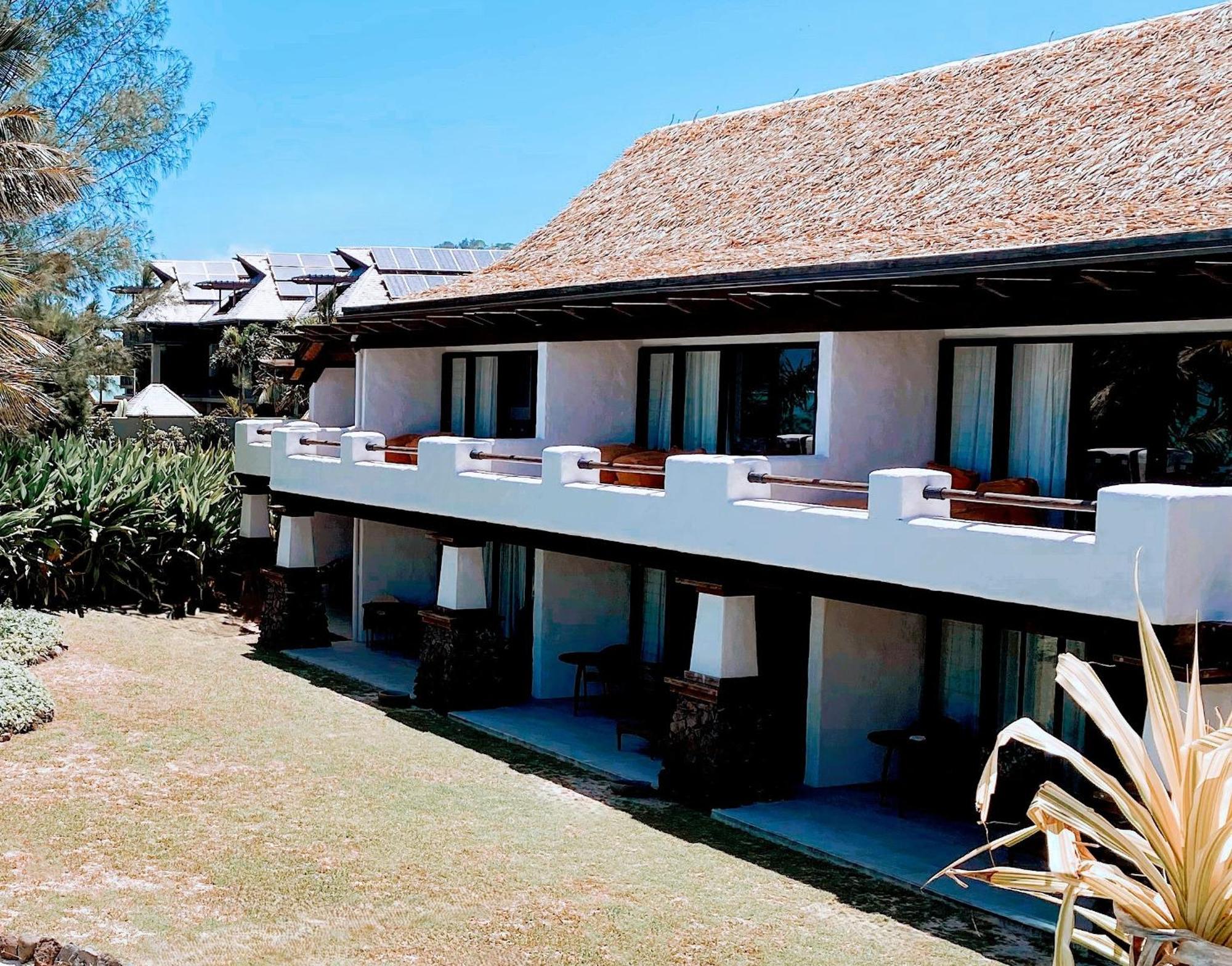 Premium Beachfront Suite