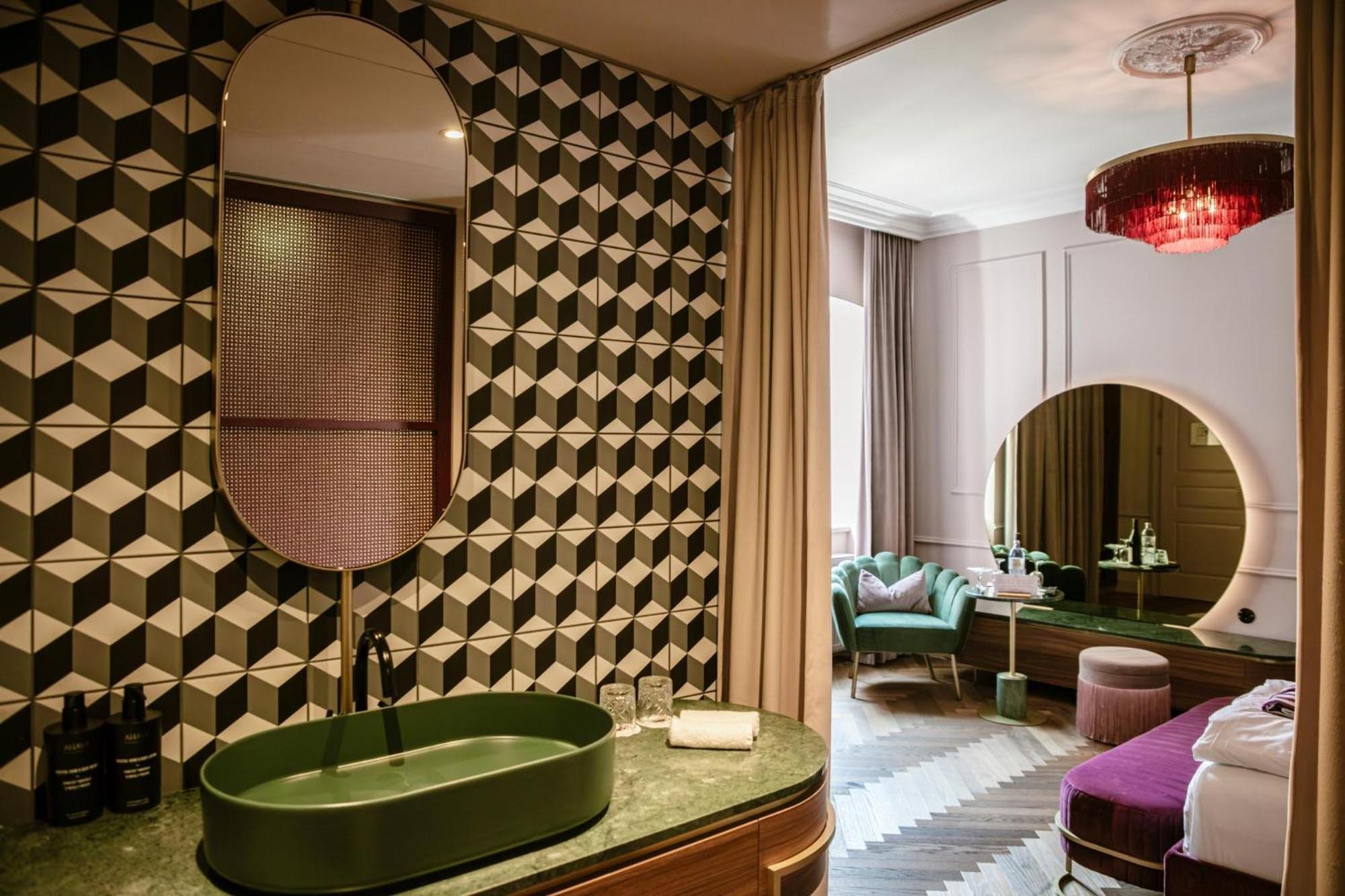 Doppelzimmer – Josefine Sur Cour