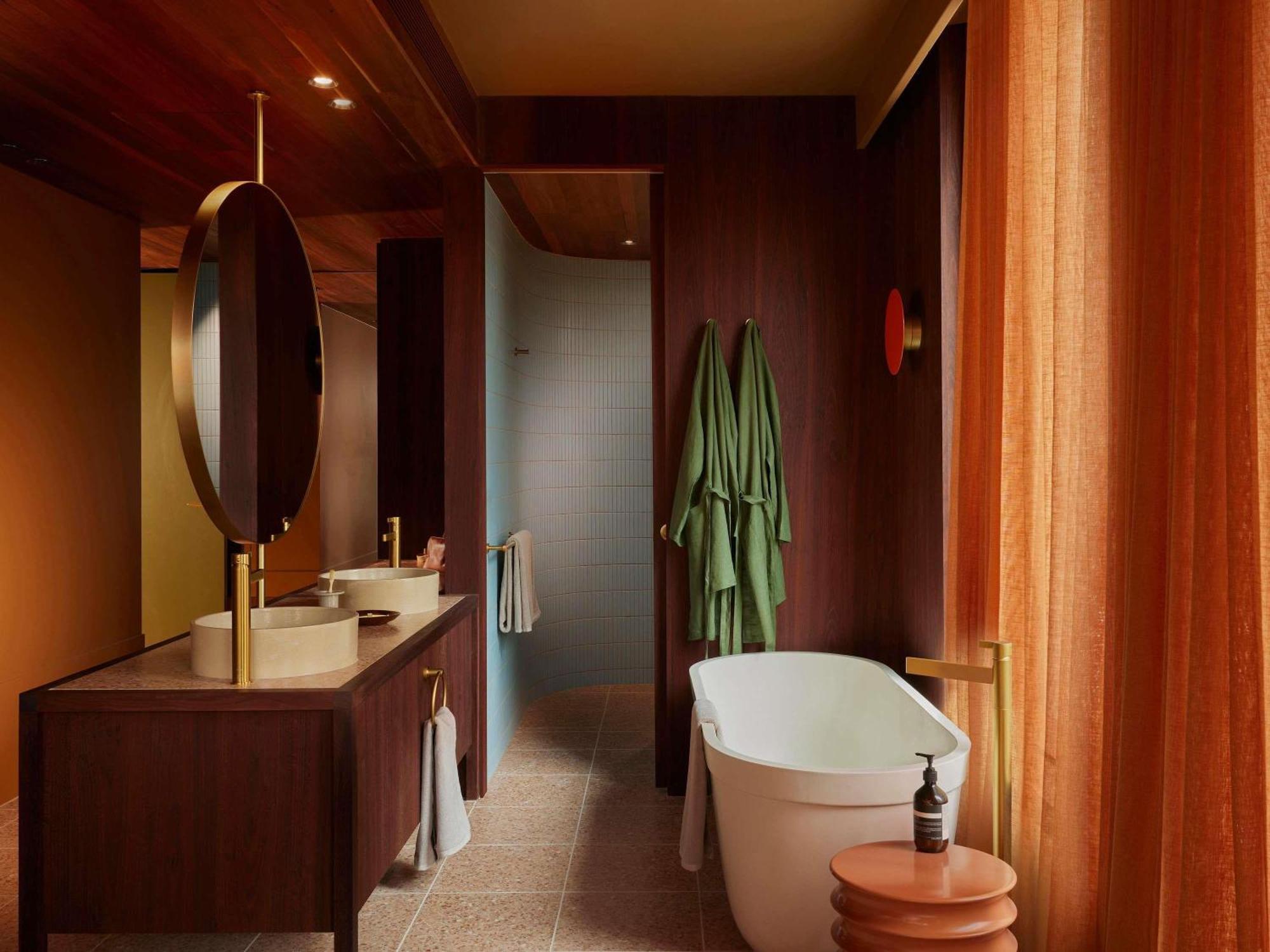 VIP King Room Soak Tub