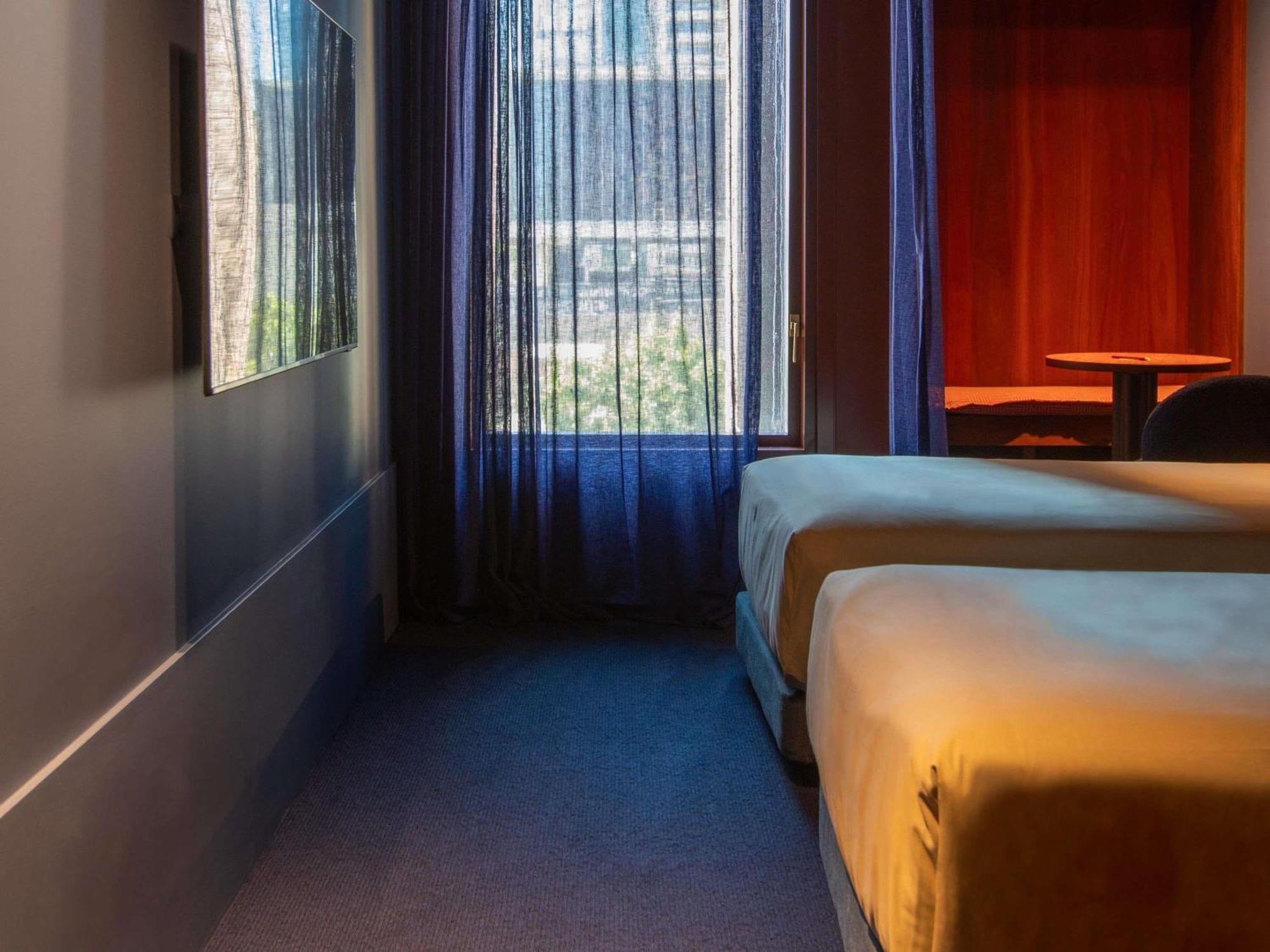 General Admission Twin Room Two Twin Beds