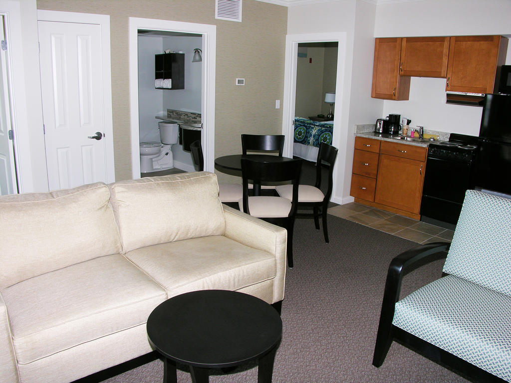 Luxury Two-Bedroom Sunrise Suite