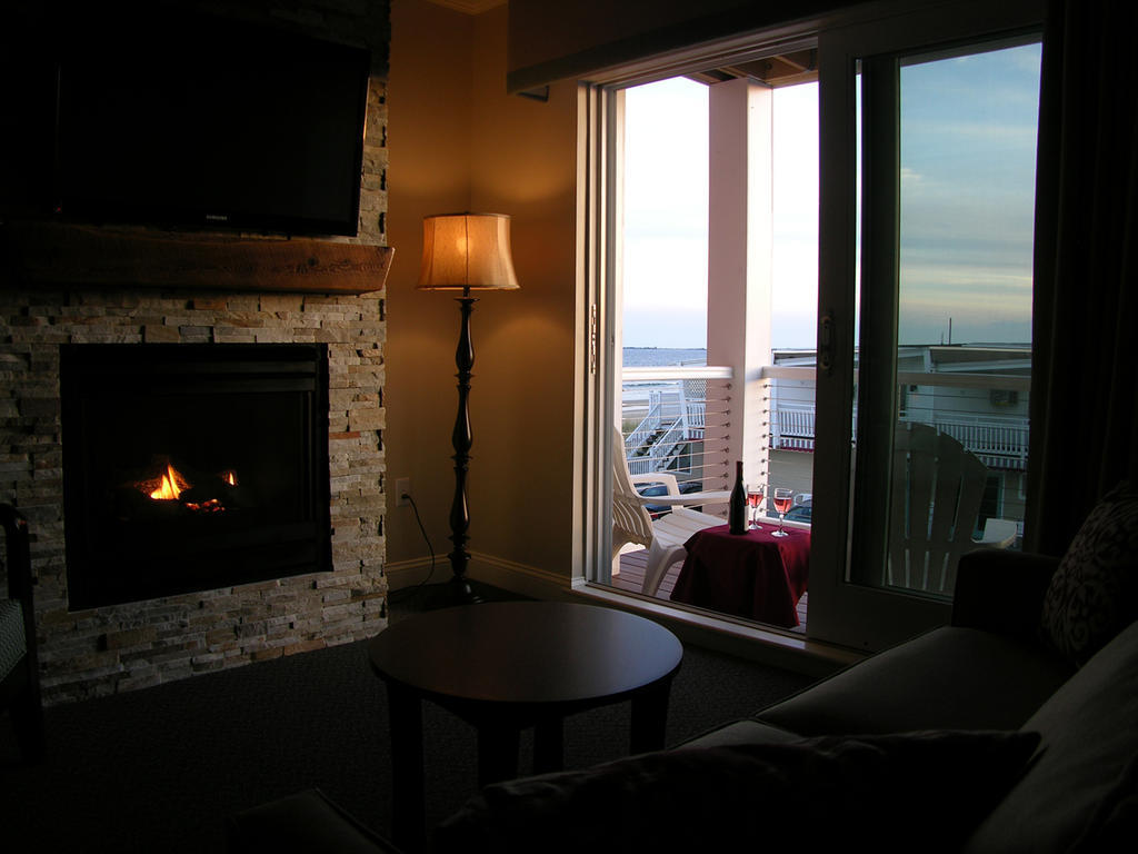 Luxury Two-Bedroom Sunrise Suite