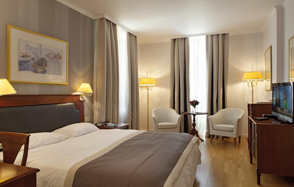 Guest Room with Access to Indoor Swimming Pool & Spa