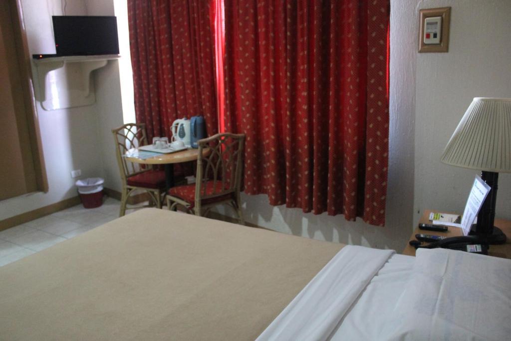 Standard Double or Twin Room,644423622:JPEG