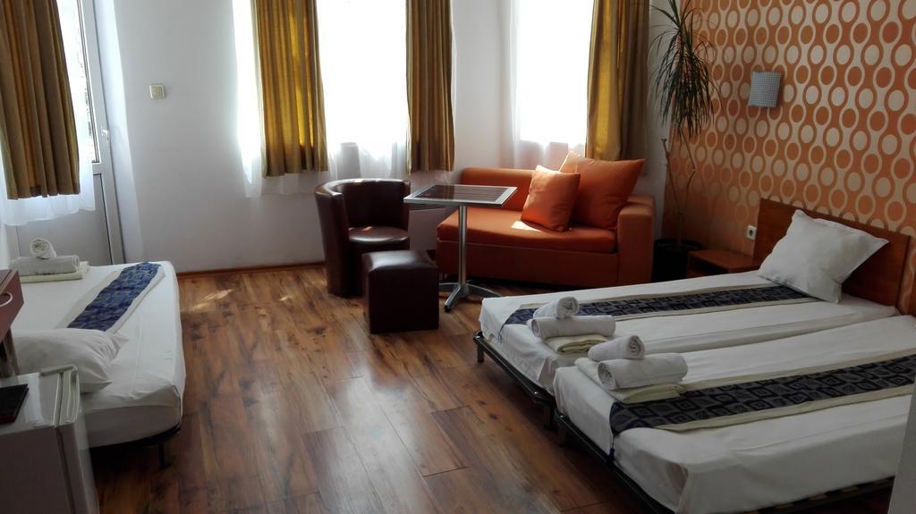 Deluxe Tweepersoonskamer met 1 of 2 Bedden en Extra Bed