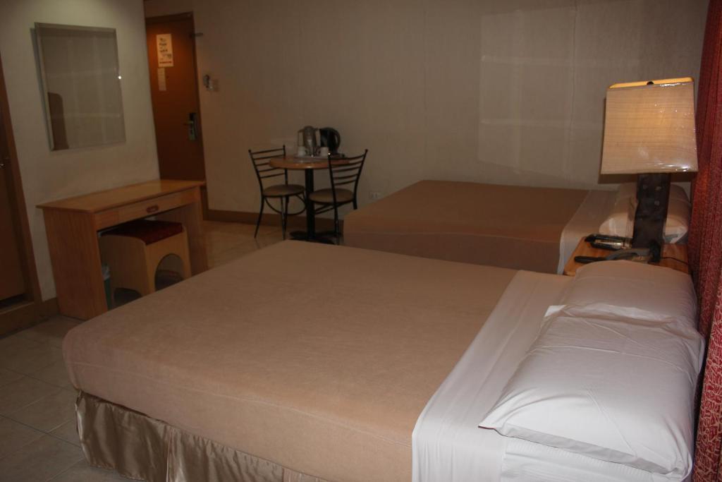Executive Suite,41828977:JPEG