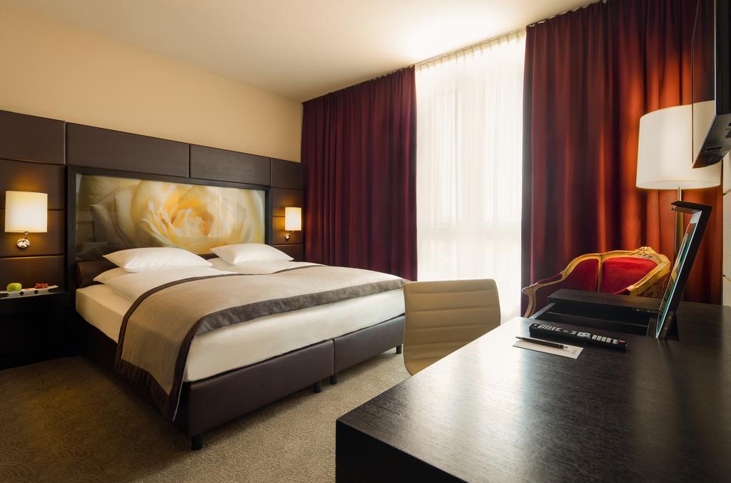 King Room,441620979:JPEG