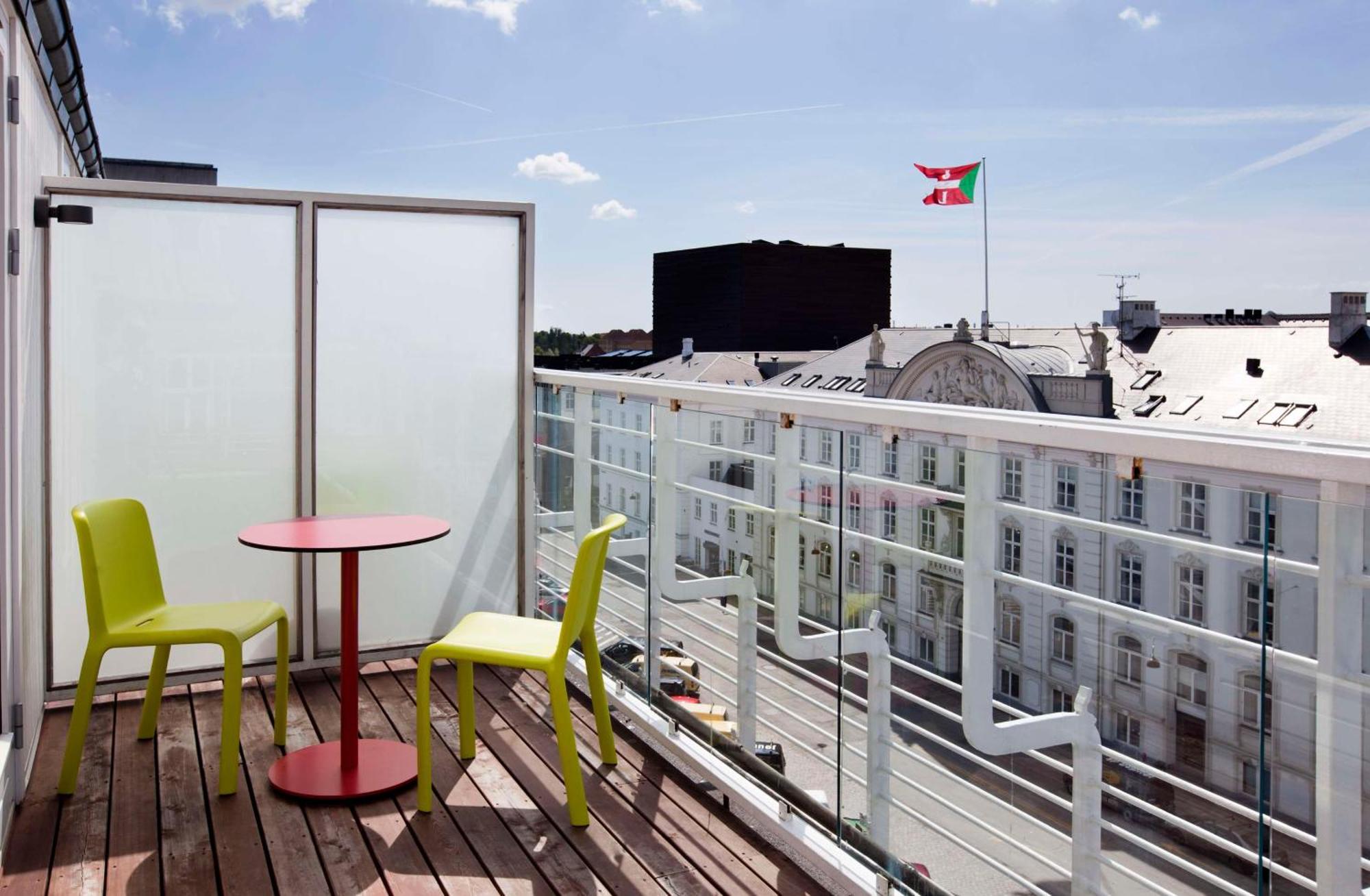 Superior King Plus terrace,1649885809:JPEG
