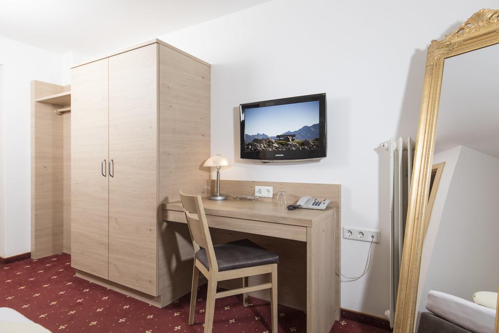 Single Room,461648484:JPEG