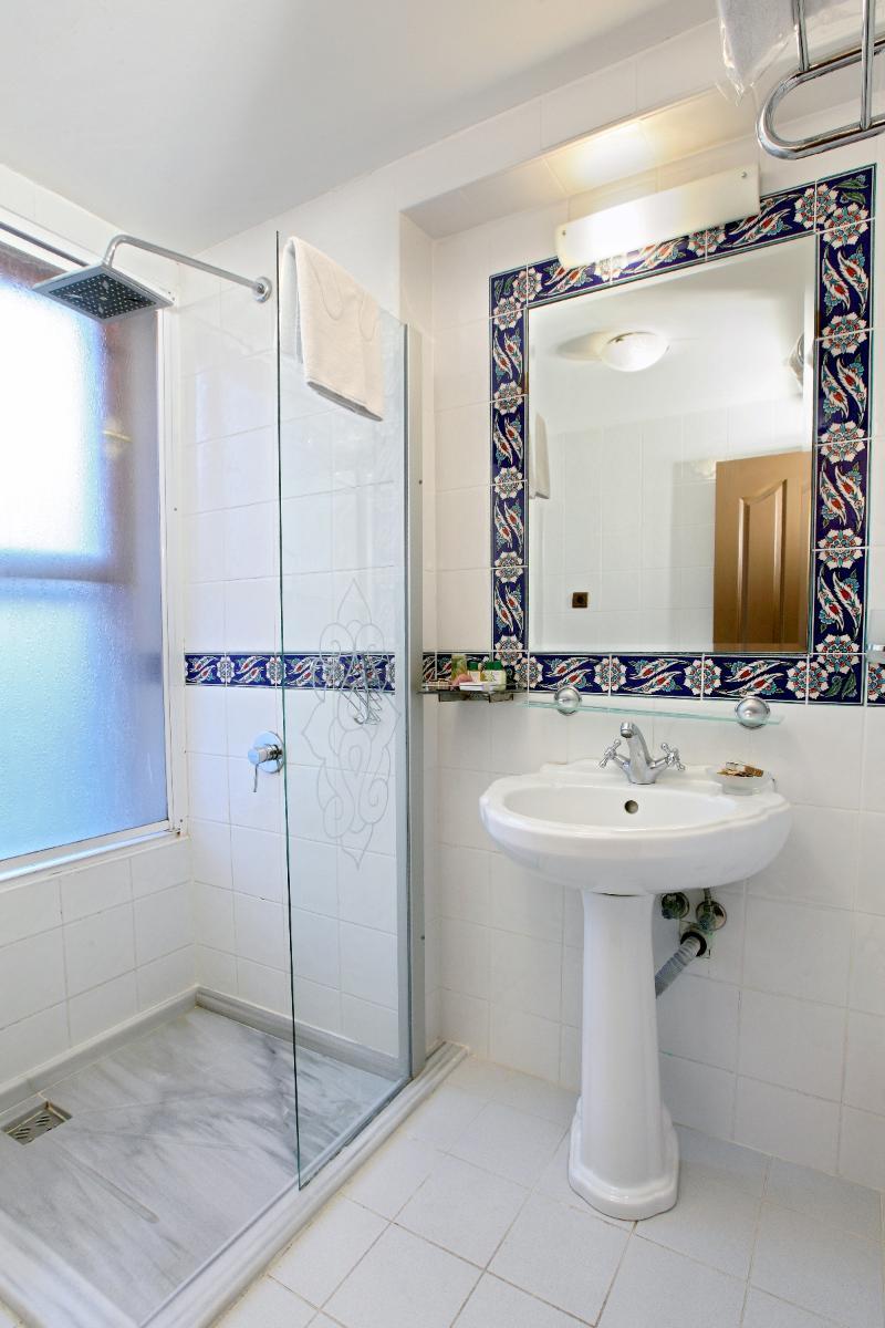 Quarto Standard com Cama de Casal ou 2 de Solteiro