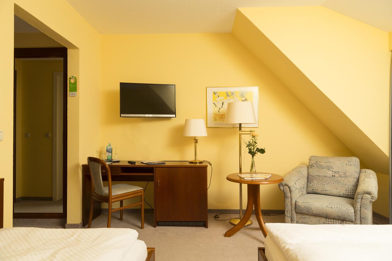 Twin Room,507185160:JPEG