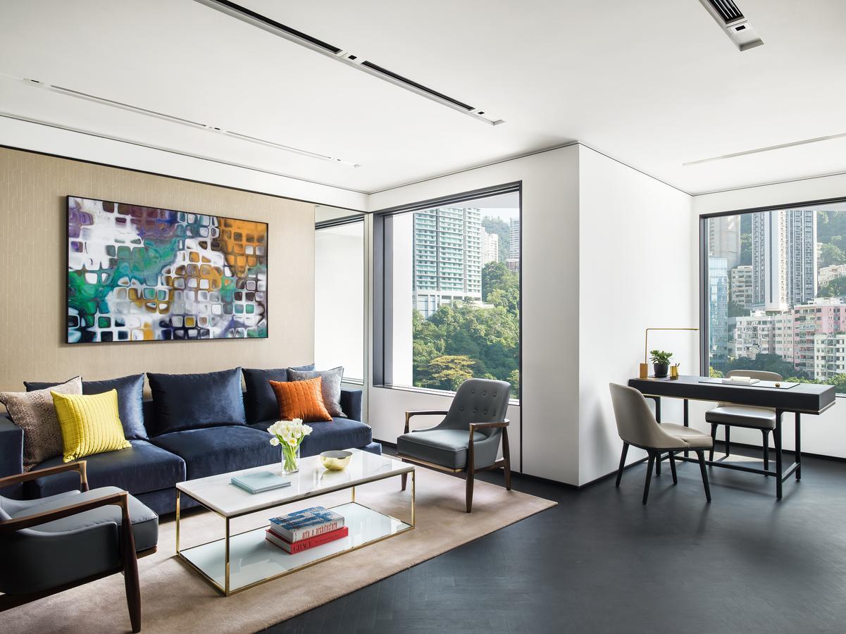 Signature Suite with Lounge Access