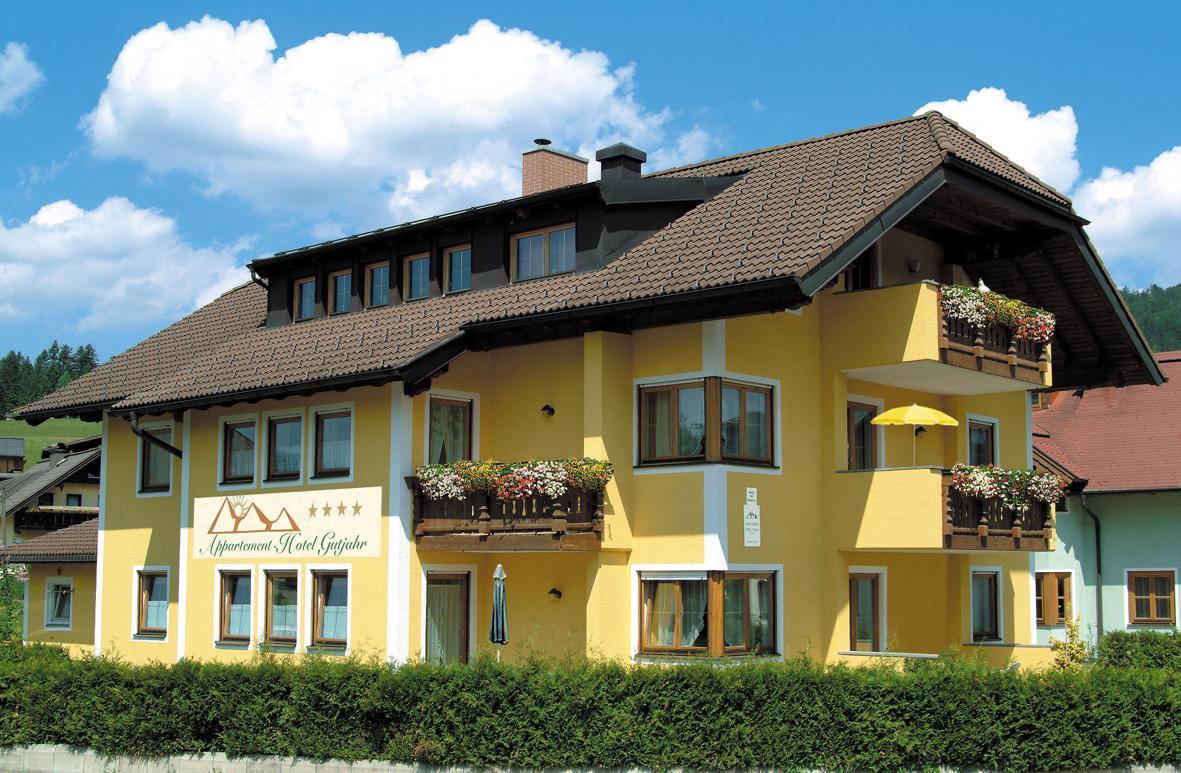 Ferienwohnung mit 2 Schlafzimmern mit Nebengebäude