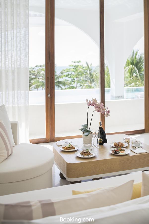 Oceanfront One-bedroom Pool Suite