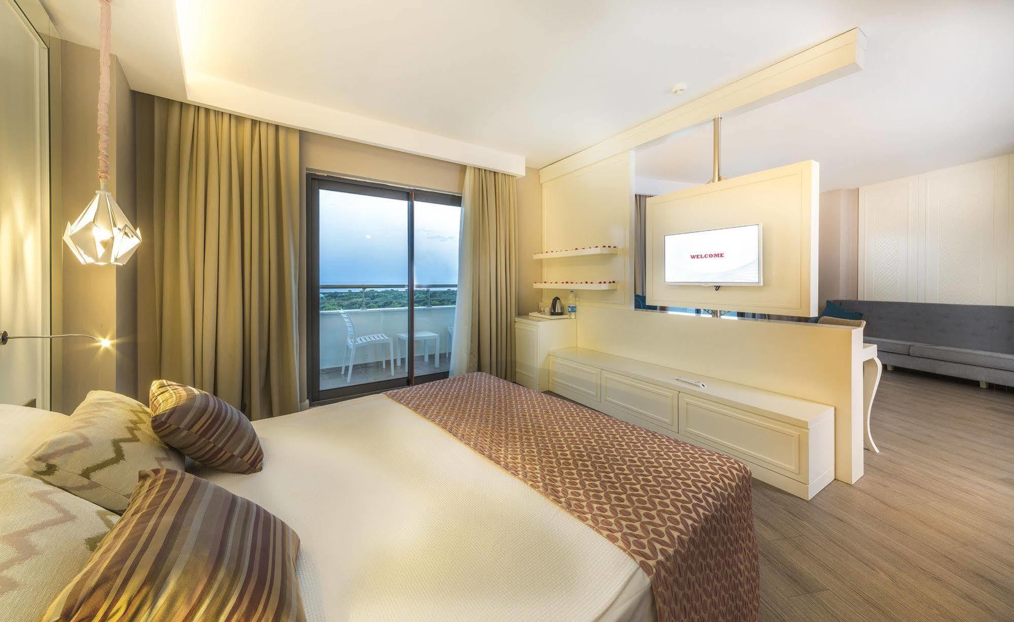 Honeymoon Room