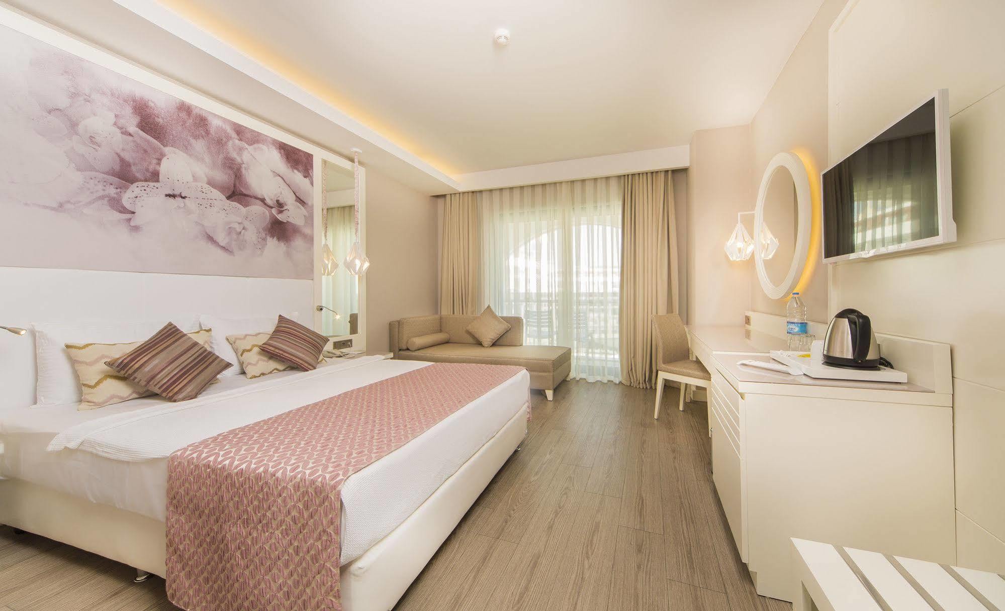 Honeymoon Room