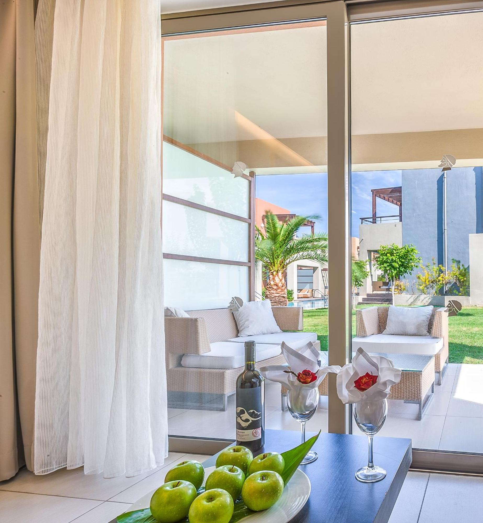 Suite Executive con 2 Camere da Letto e Vista Piscina o Mare