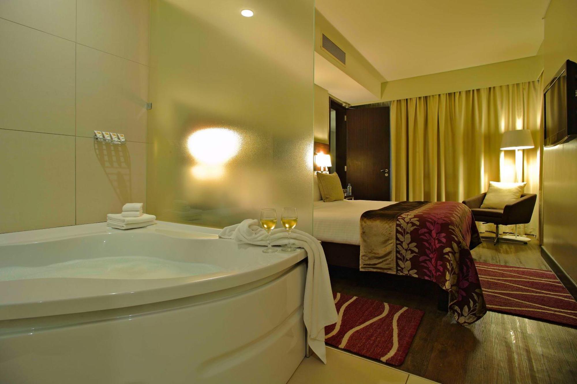Executive Suite,1277962795:JPEG