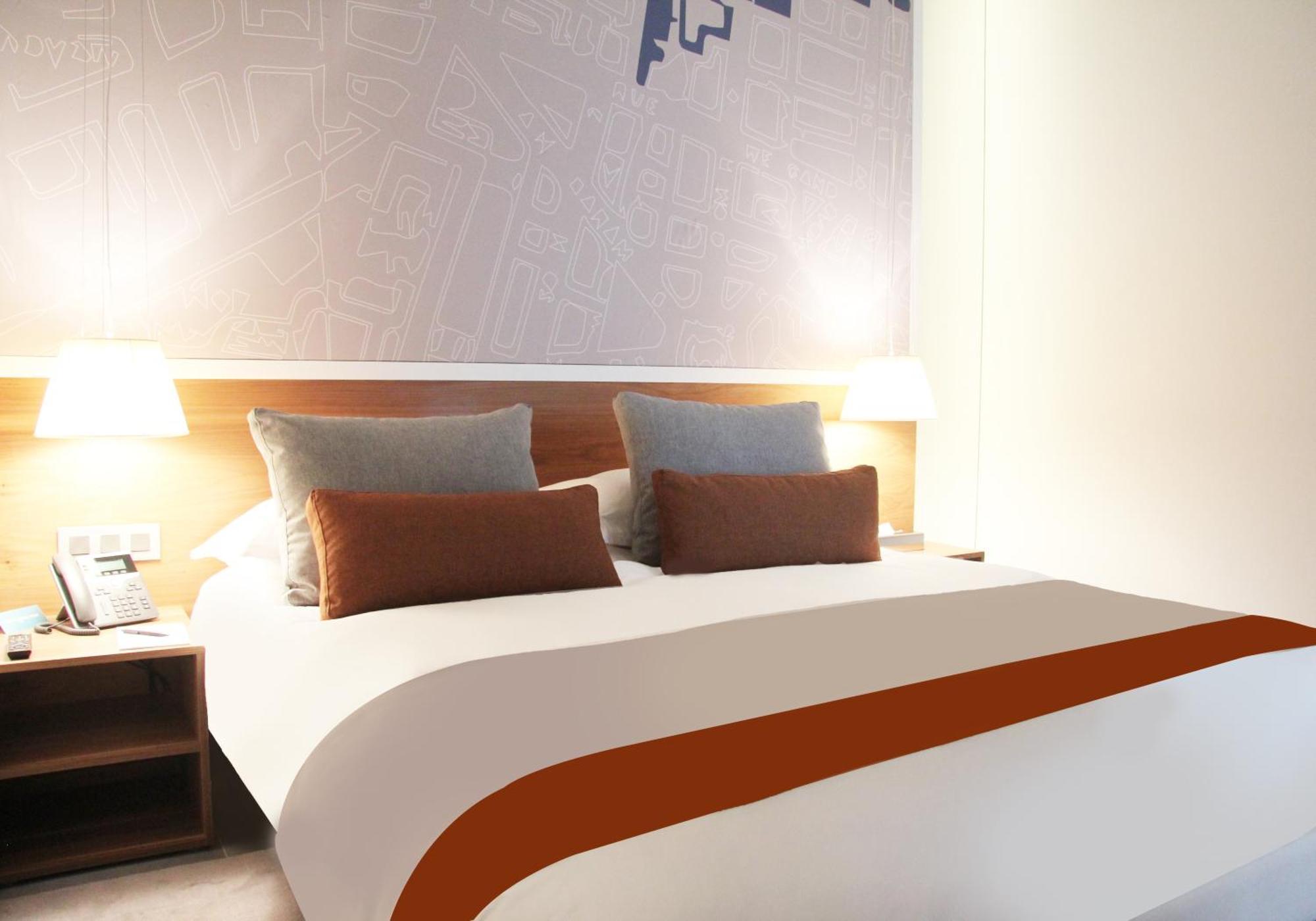Deluxe Two-Bedroom Apartment