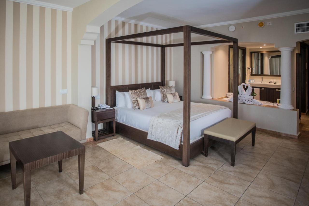 Colonial Club Junior Suite Ocean View Adults Only 18 WiFi,1589246296:JPEG