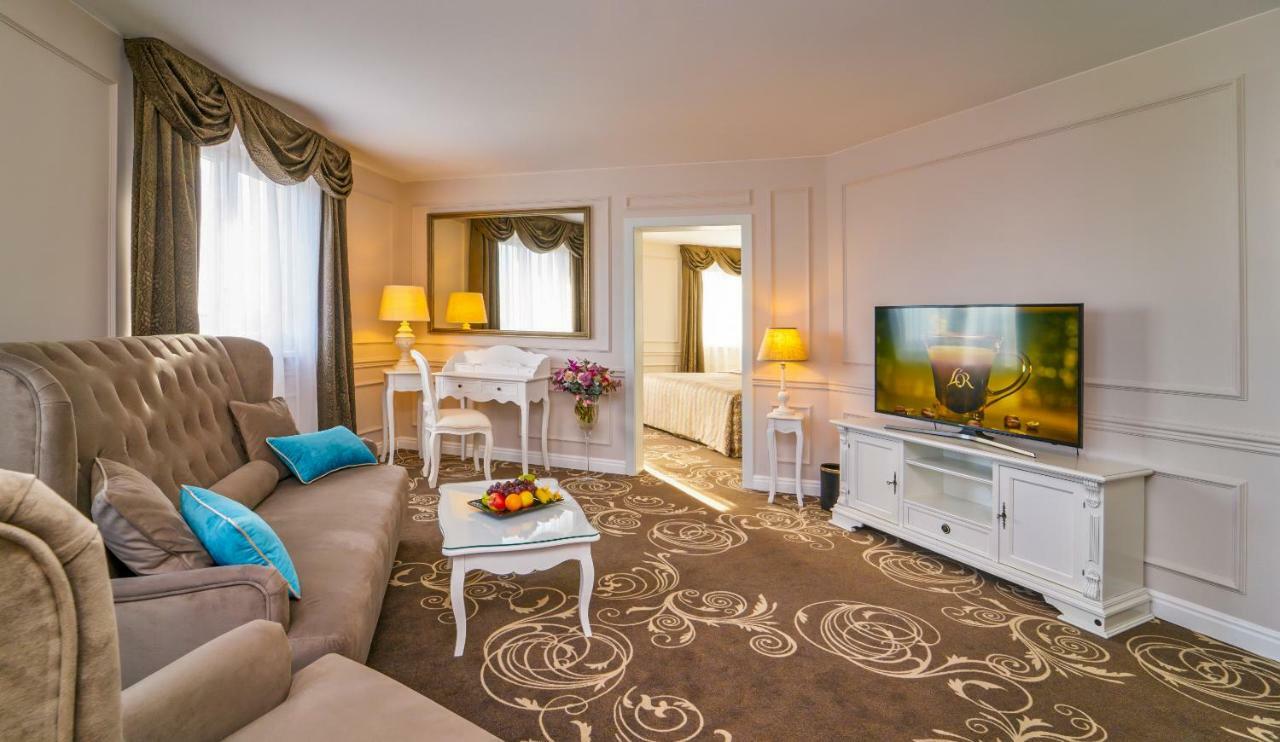 Presidential Suite,786593562:JPEG