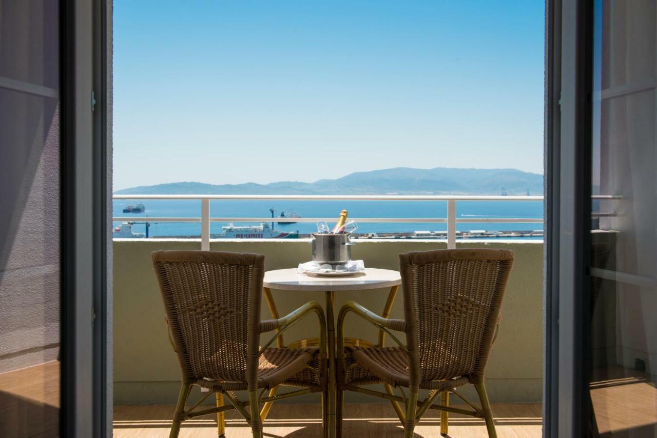 Suite Junior con balcón y vistas al mar