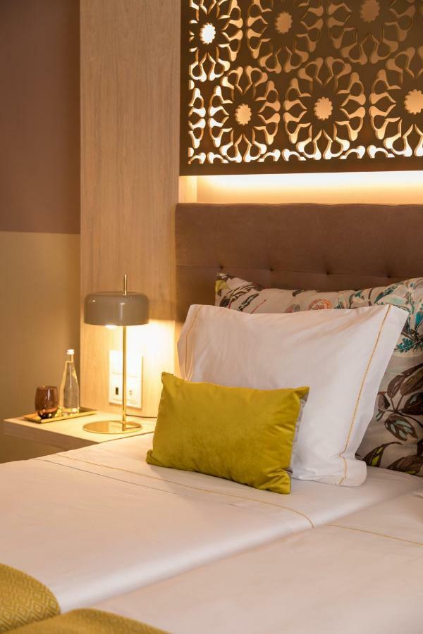 Quarto Deluxe com 2 Camas de Solteiro e Vista do Santuário