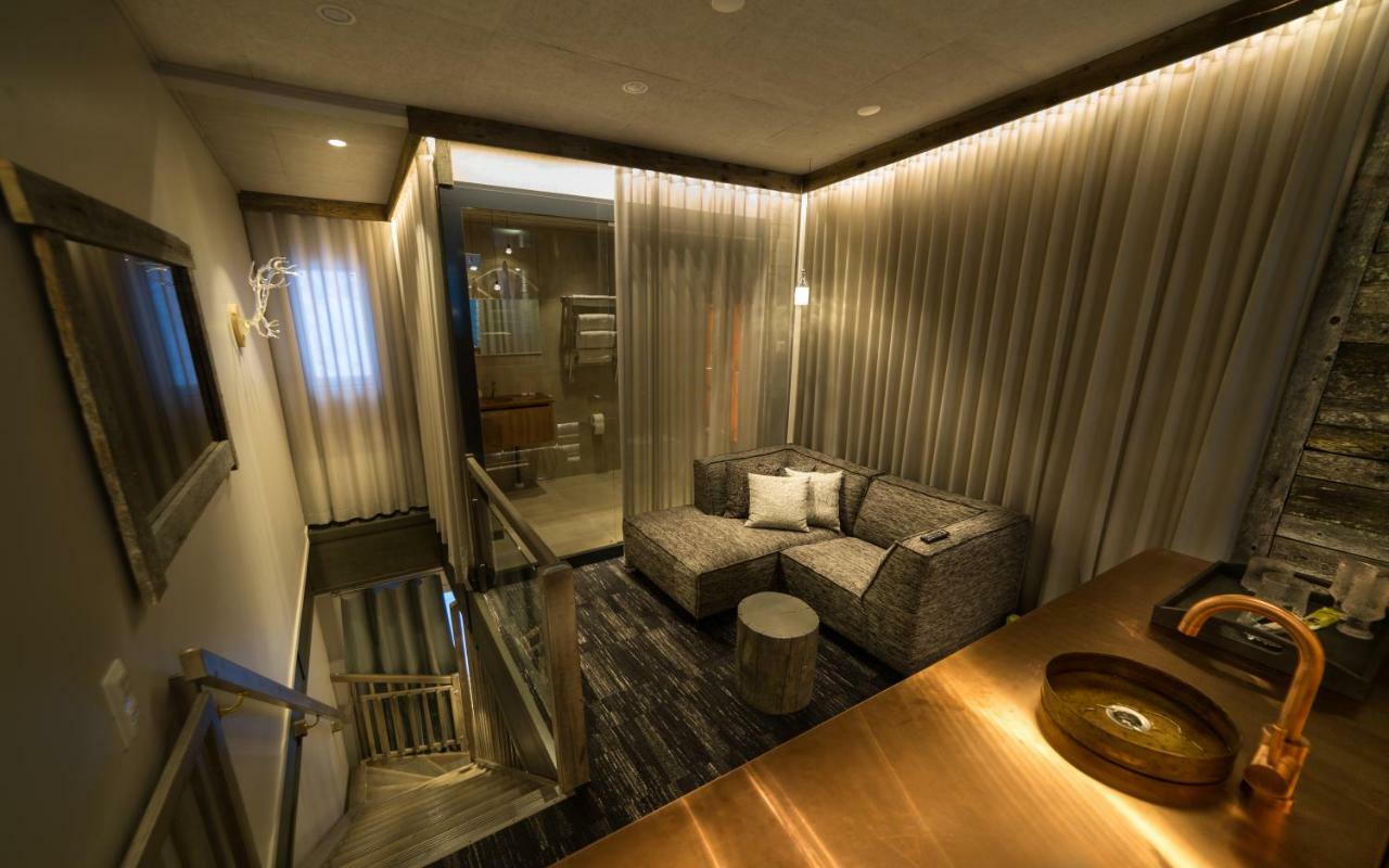 Queen Suite with Spa Bath,889136707:JPEG