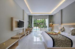 Deluxe Double Pool Access Room Daily Afternoon Tea